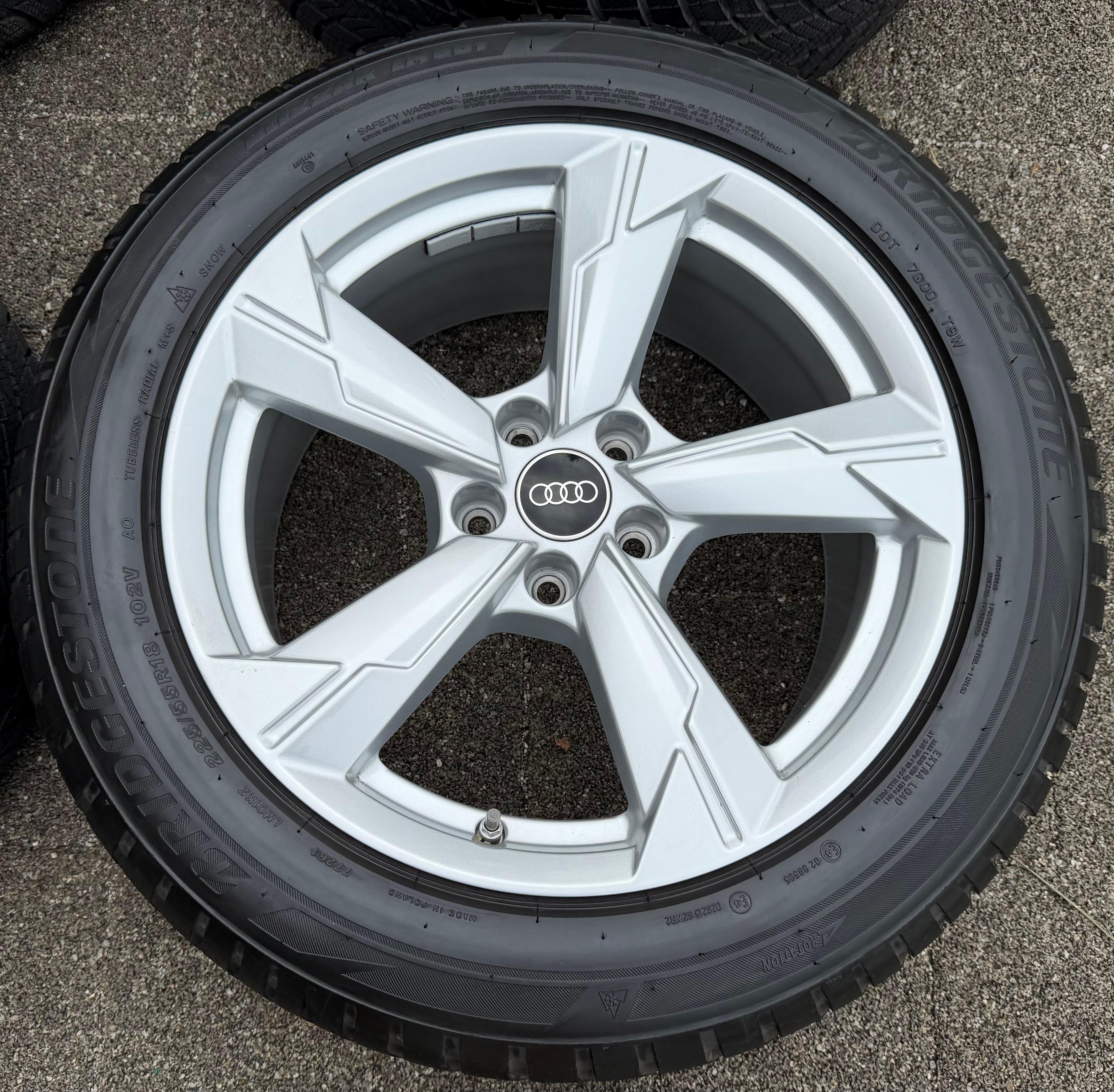 4 cerchi in lega originali da 18" con pneumatici invernali Audi A6 4K C8 225/55R18 102V Bridgestone 2022