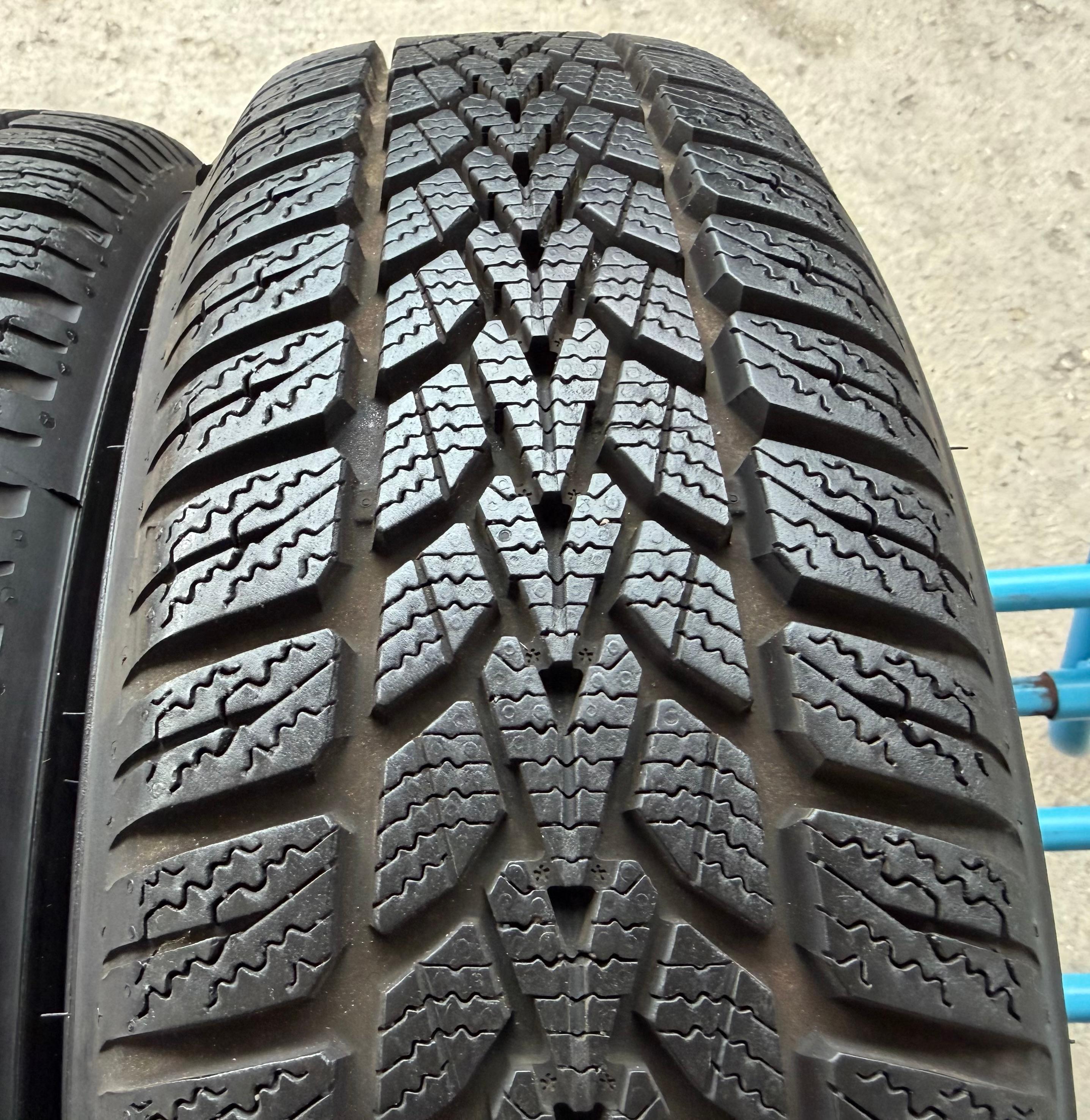 4 Original Winterräder Smart 453 165/65R15 81T 185/60R15 84T Dunlop RDKS 2024