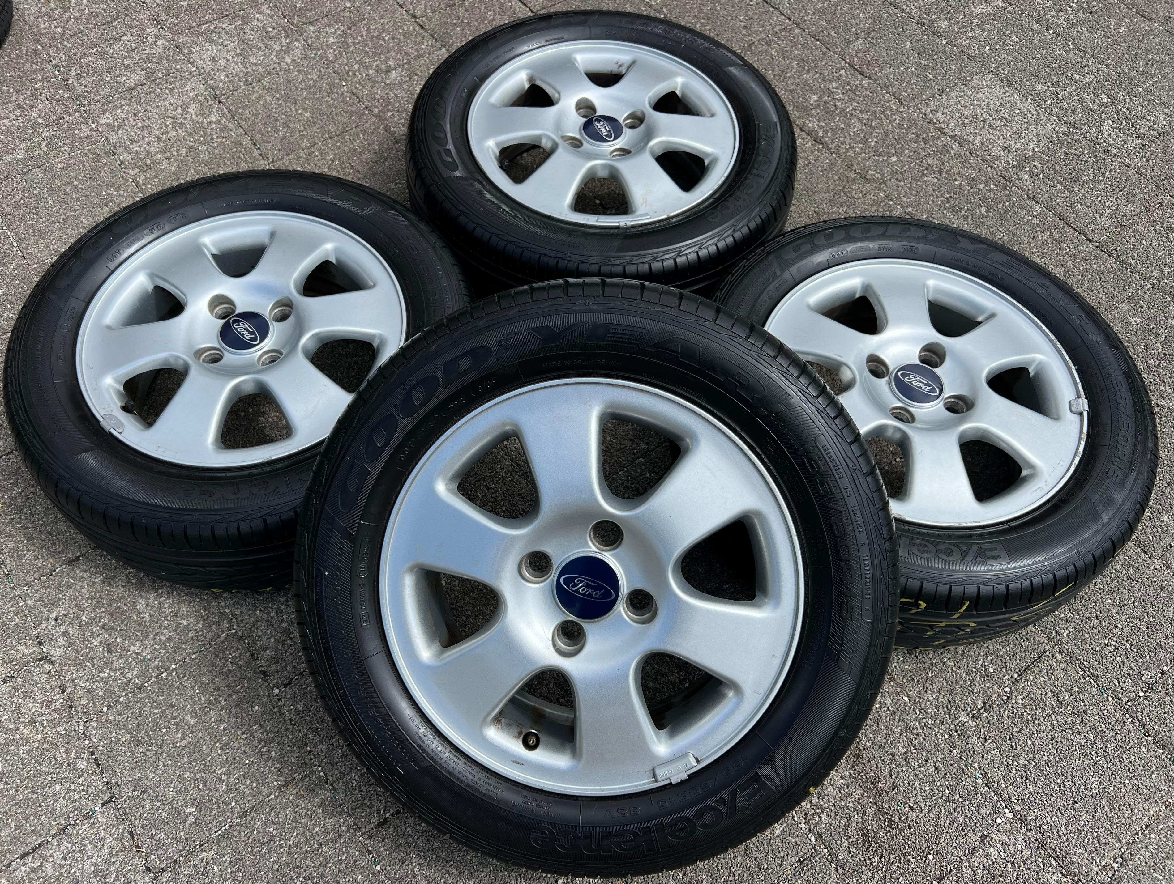 4 ORIGINELE ALU-ZOMERWIELEN FORD MONDEO II 195/60R15 88V 97BG-AC GRATIS VERZENDING