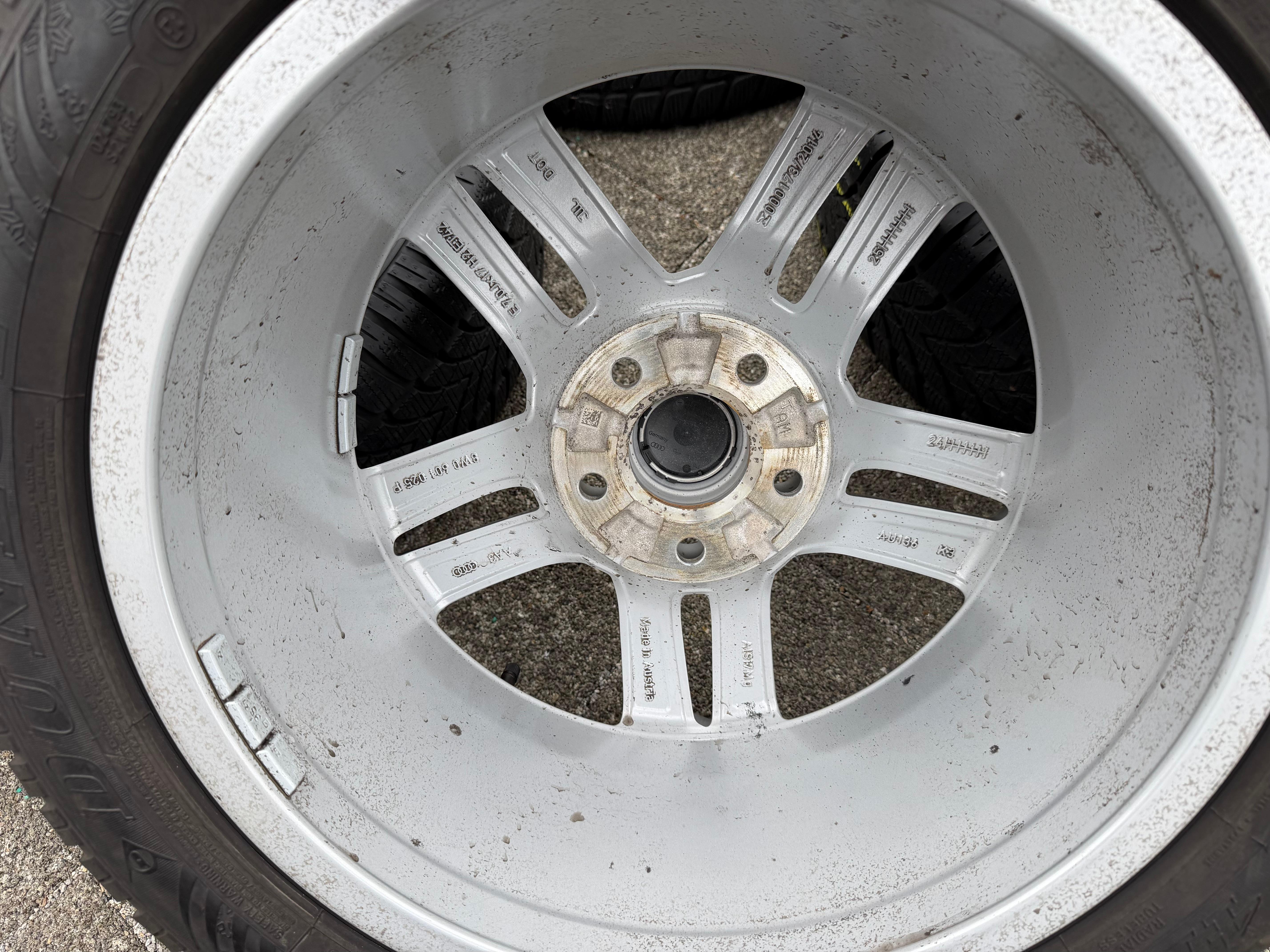 4 originele 17" lichtmetalen winterwielen Audi A4 B9 8W 8W0601025P 225/50R17 98H Dunlop 2024