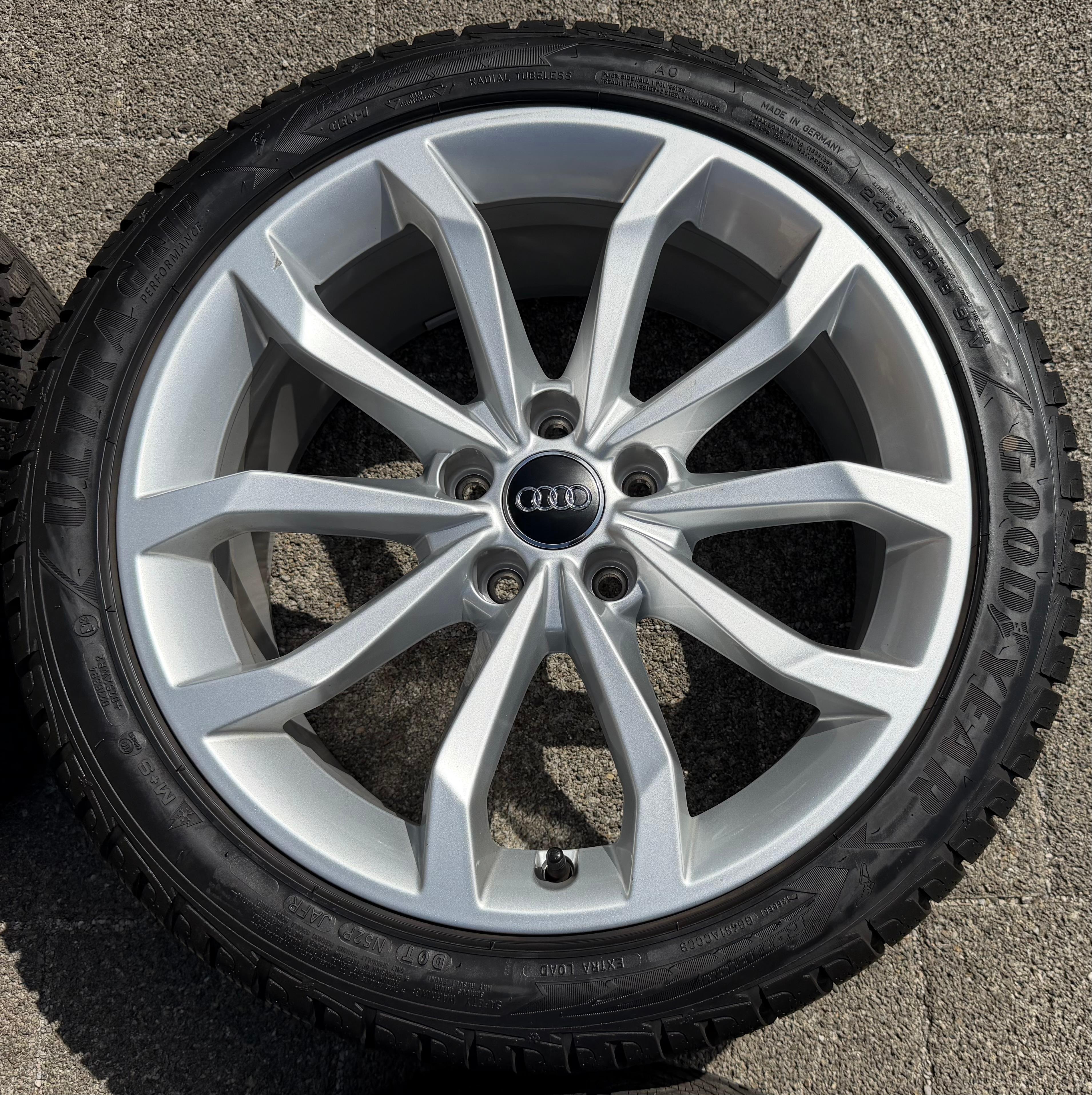 4 Original 18" Alu Winterräder Audi A4 S4 8W B9 8W0601025H 245/40R18 97V Goodyear