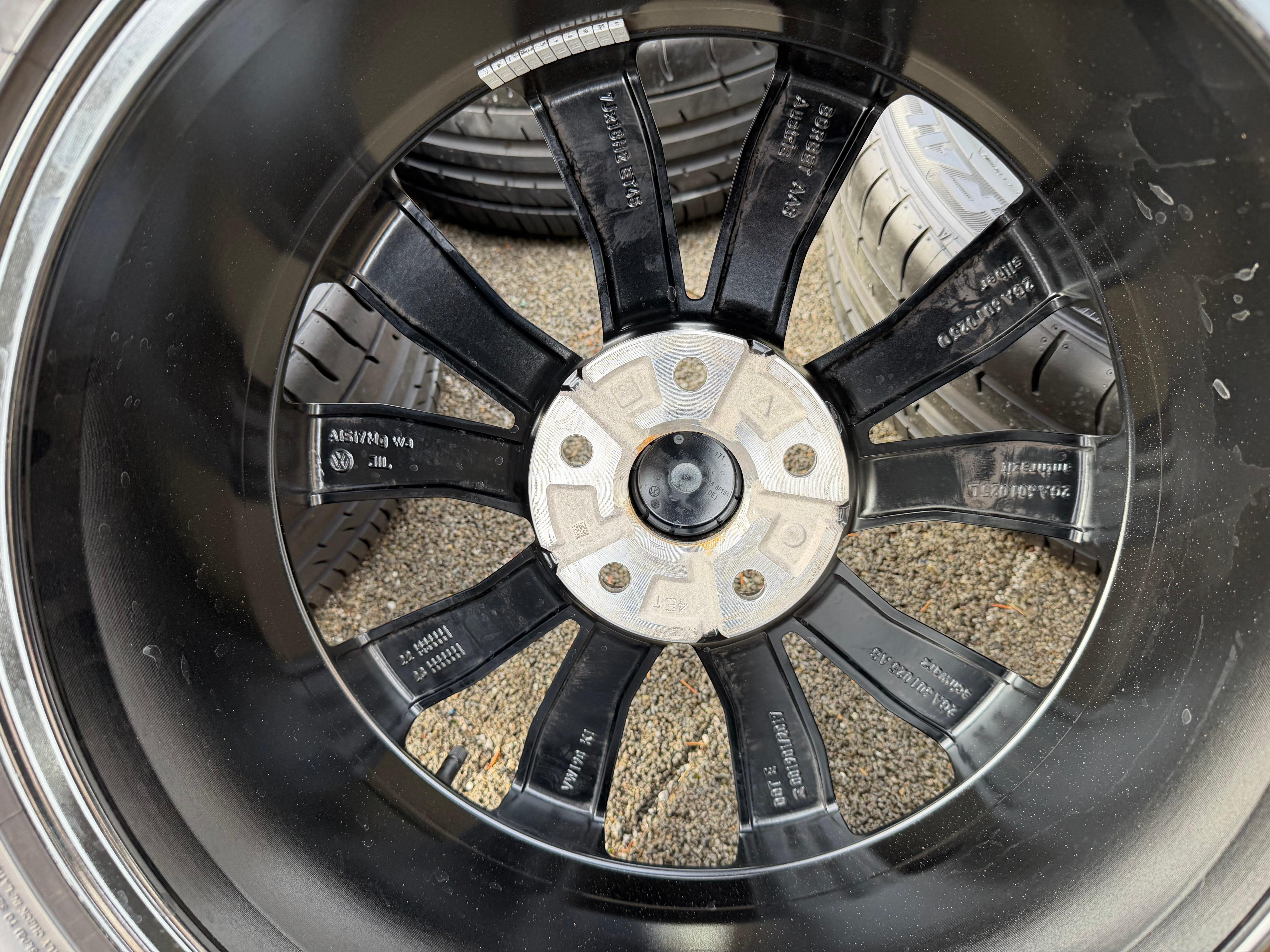 4 Original 18" Alu Sommerräder VW T-Roc A11 2GA601025AB 215/50R18 92W
