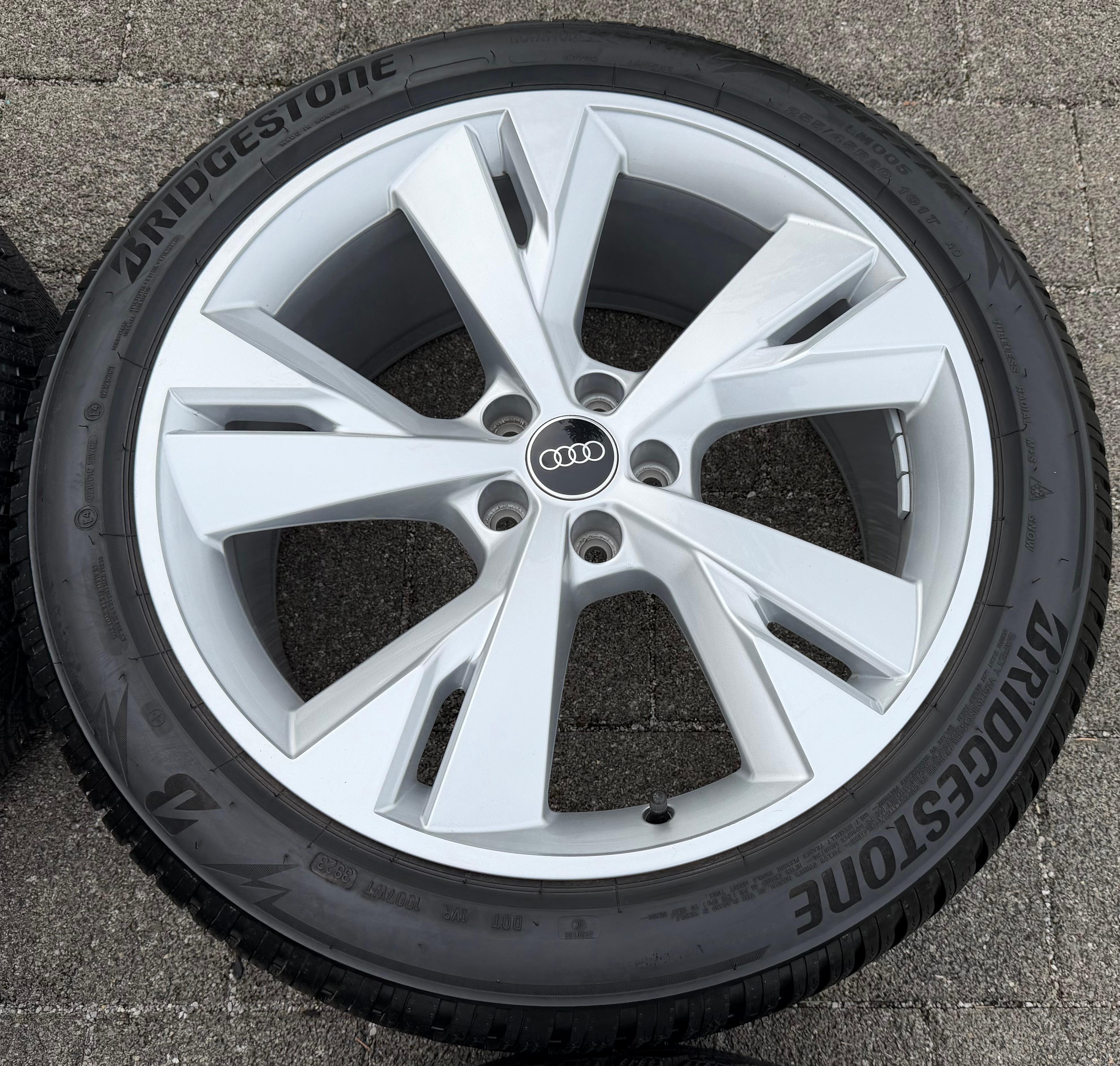 4 RUEDAS DE INVIERNO DE ALEACIÓN ORIGINALES DE 20" PARA AUDI Q4 E-TRON 235/50R20 101T 255/45R20 101T TOP