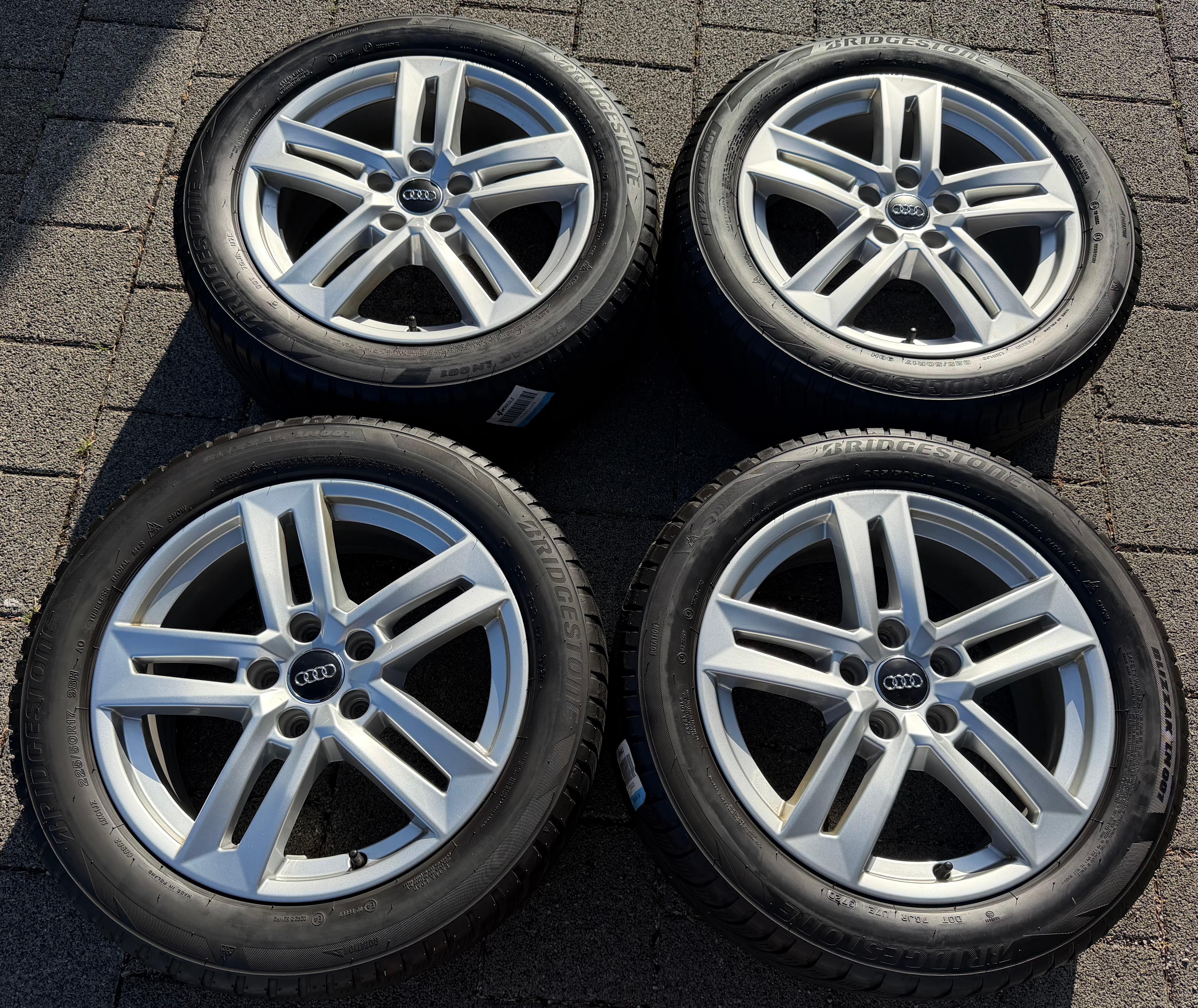 4 Original 17" Alu Winterräder Audi A4 B9 8W 8W0601025P 225/50R17 98H Bridgestone