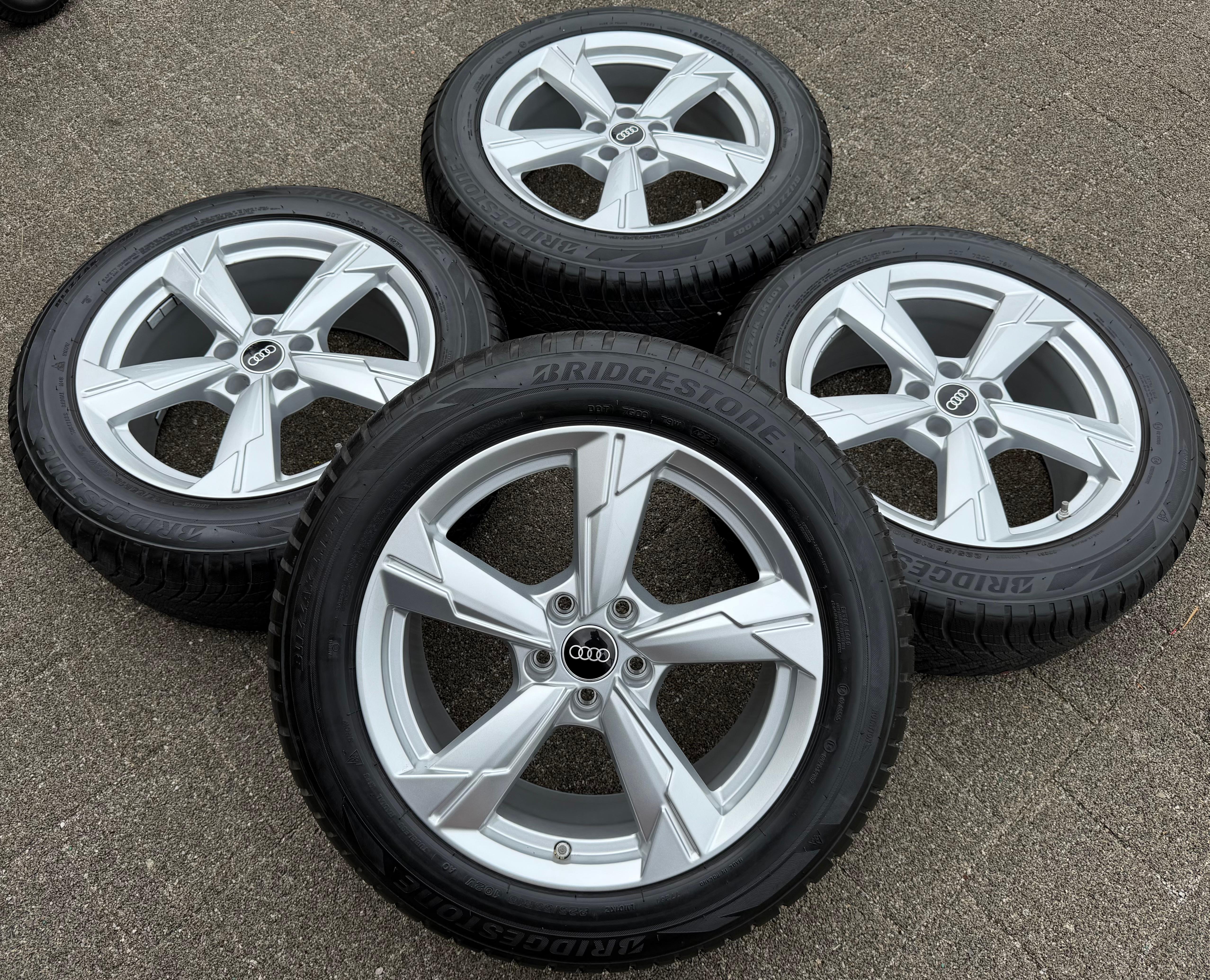 4 cerchi in lega originali da 18" con pneumatici invernali Audi A6 4K C8 225/55R18 102V Bridgestone 2022