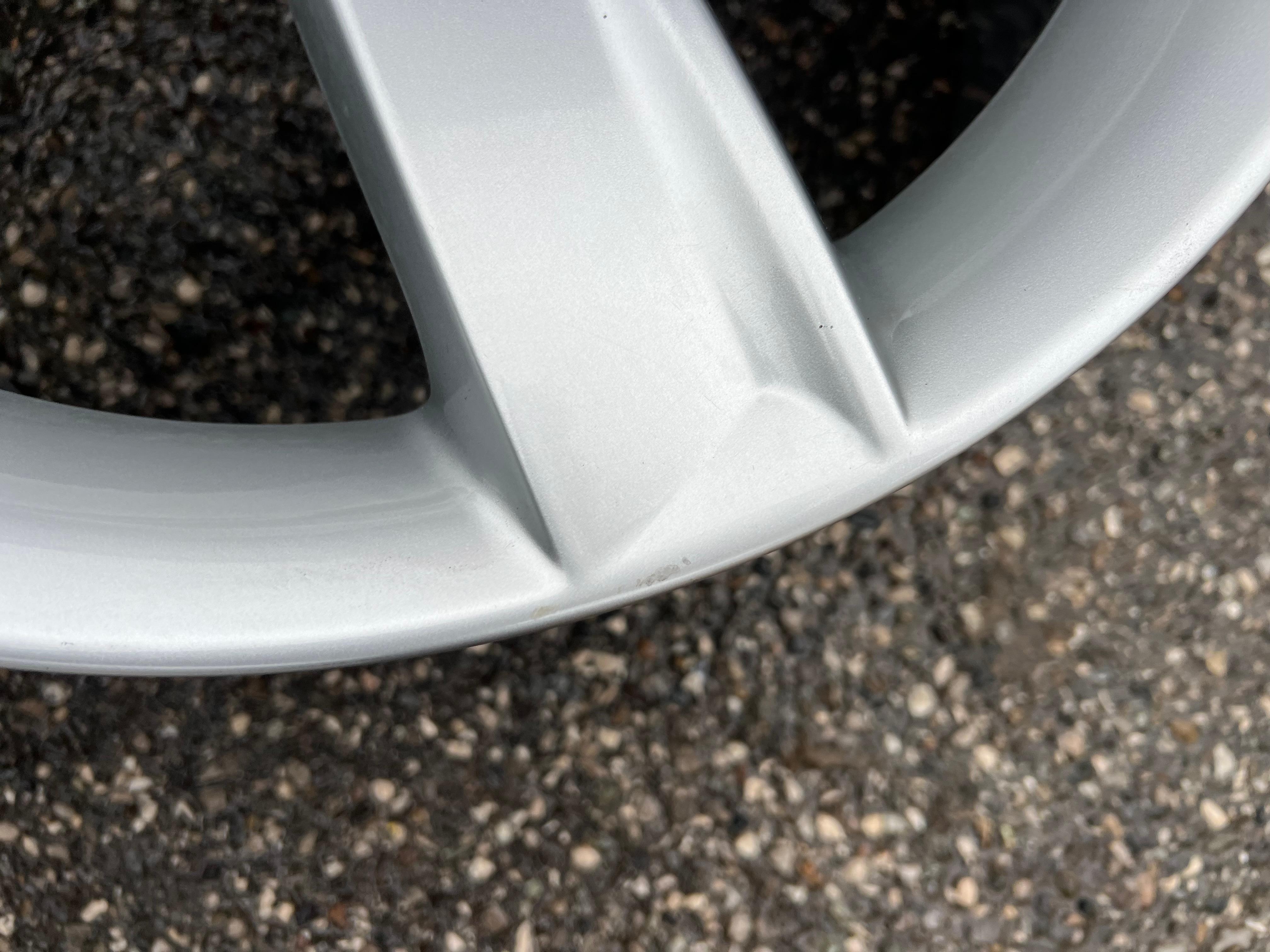 4 CERCHI ORIGINALI IN ALLUMINIO DA 17" AUDI A5 8T 8T0071497 CONSEGNA GRATUITA