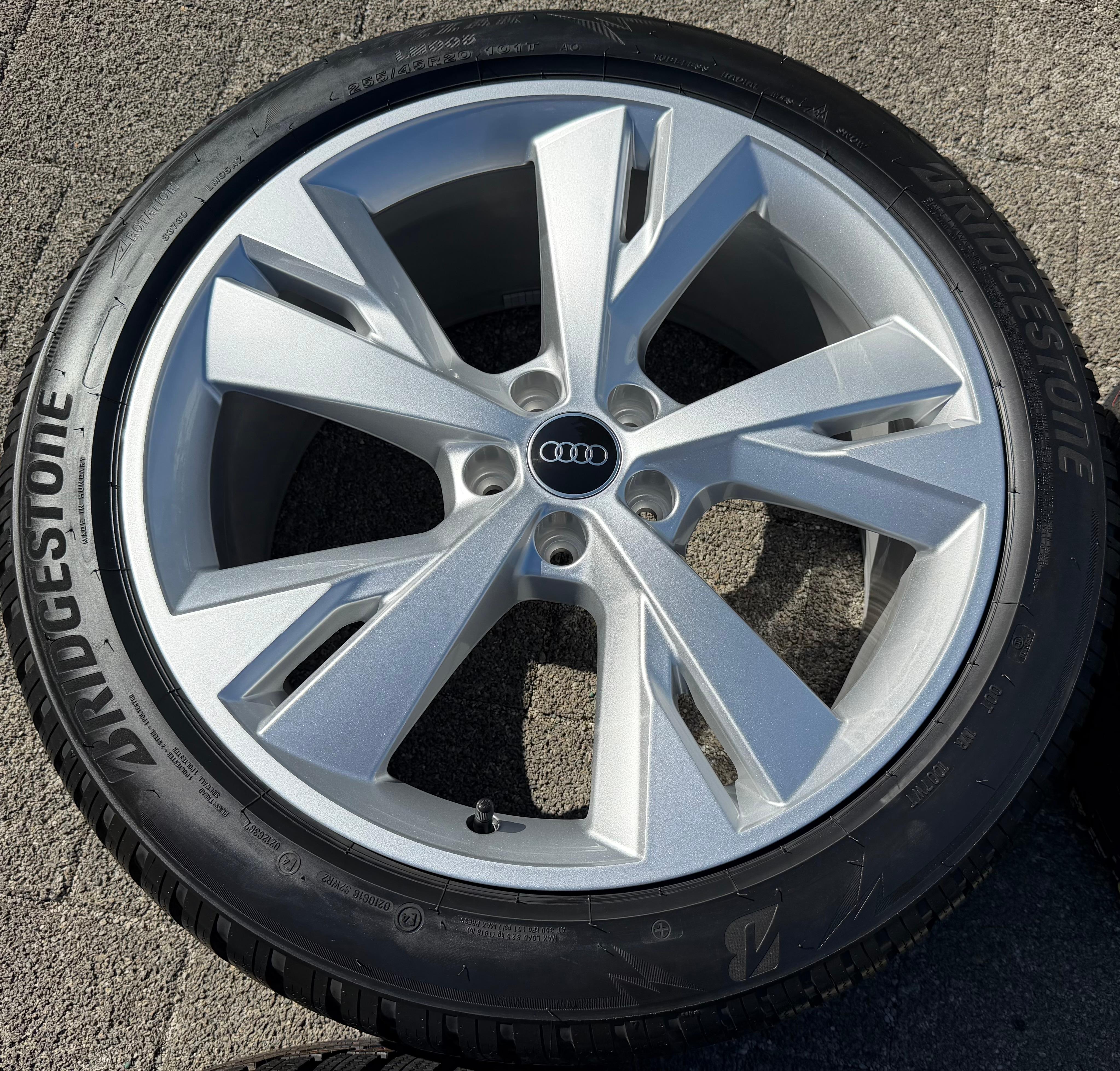 4 llantas de aluminio originales de invierno de 20" para Audi Q4 E-Tron, 235/50R20 101T y 255/45R20 101T, NUEVAS