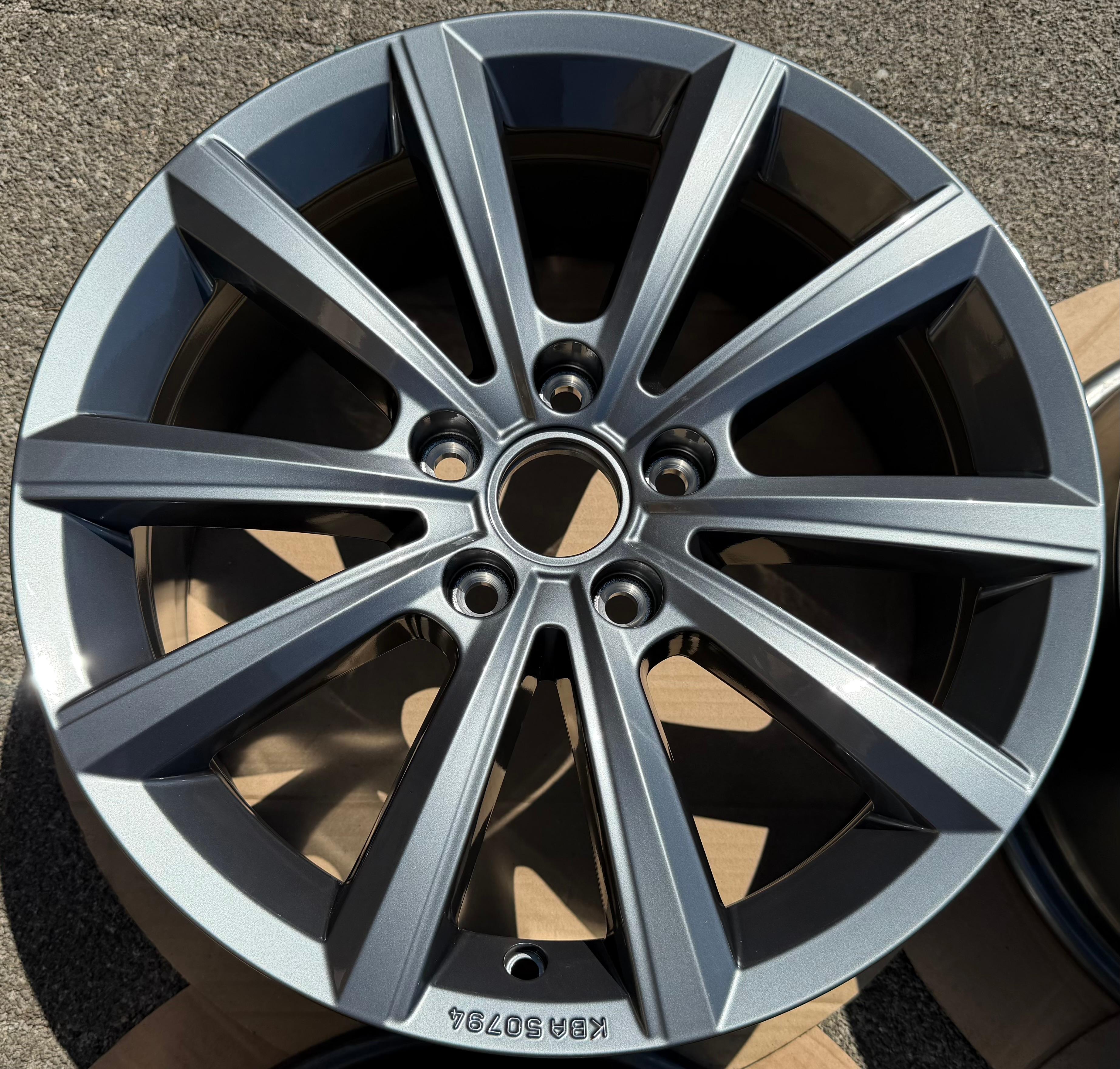 4 Original 17" Alufelgen VW T-Roc A11 Beetle 2GA601025A 7x17 ET45 Merano NEU