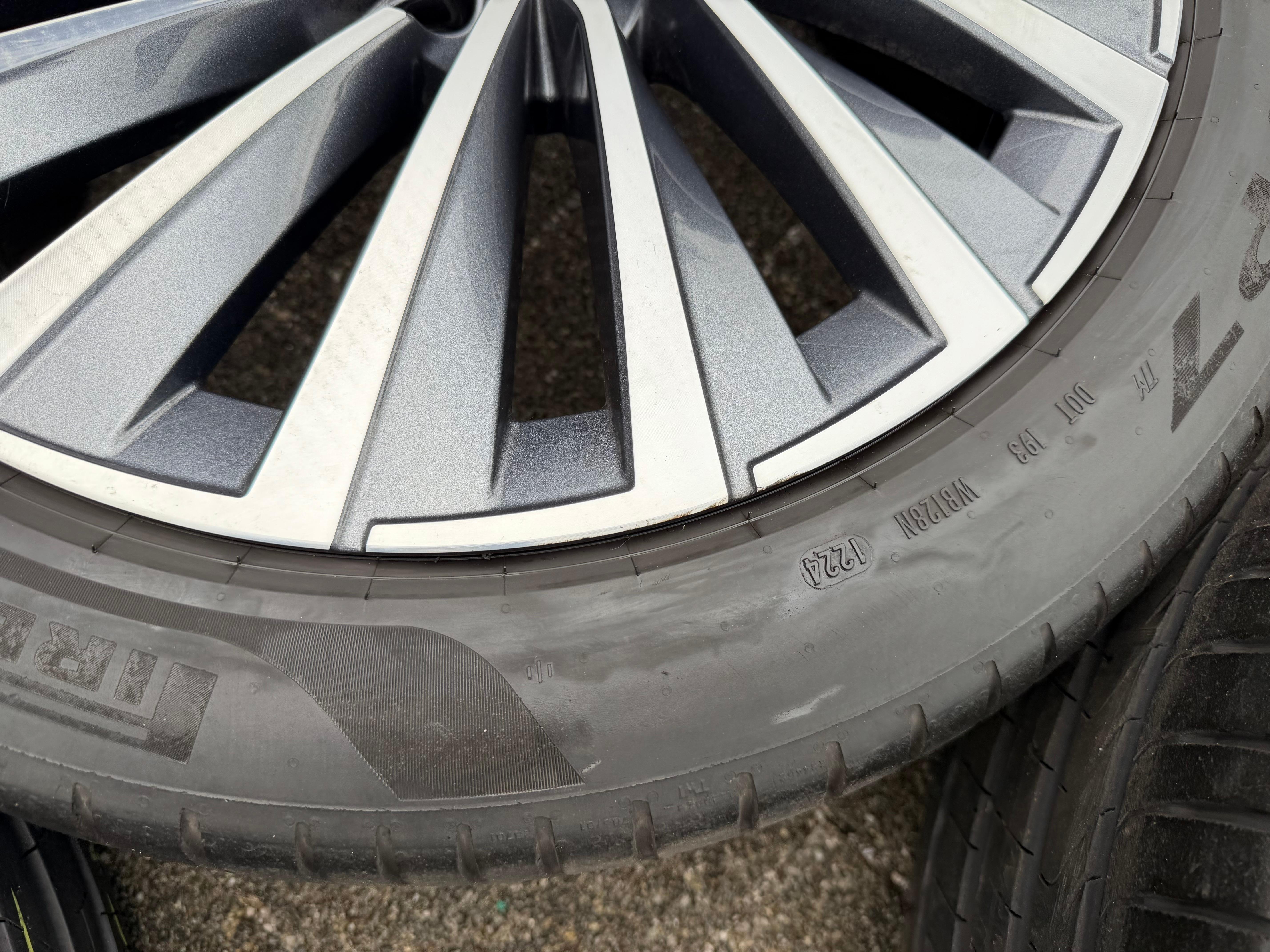 4 ruote estive originali in lega da 18" per Skoda Superb IV 4 B9 3P0601025F 235/45R18 94W