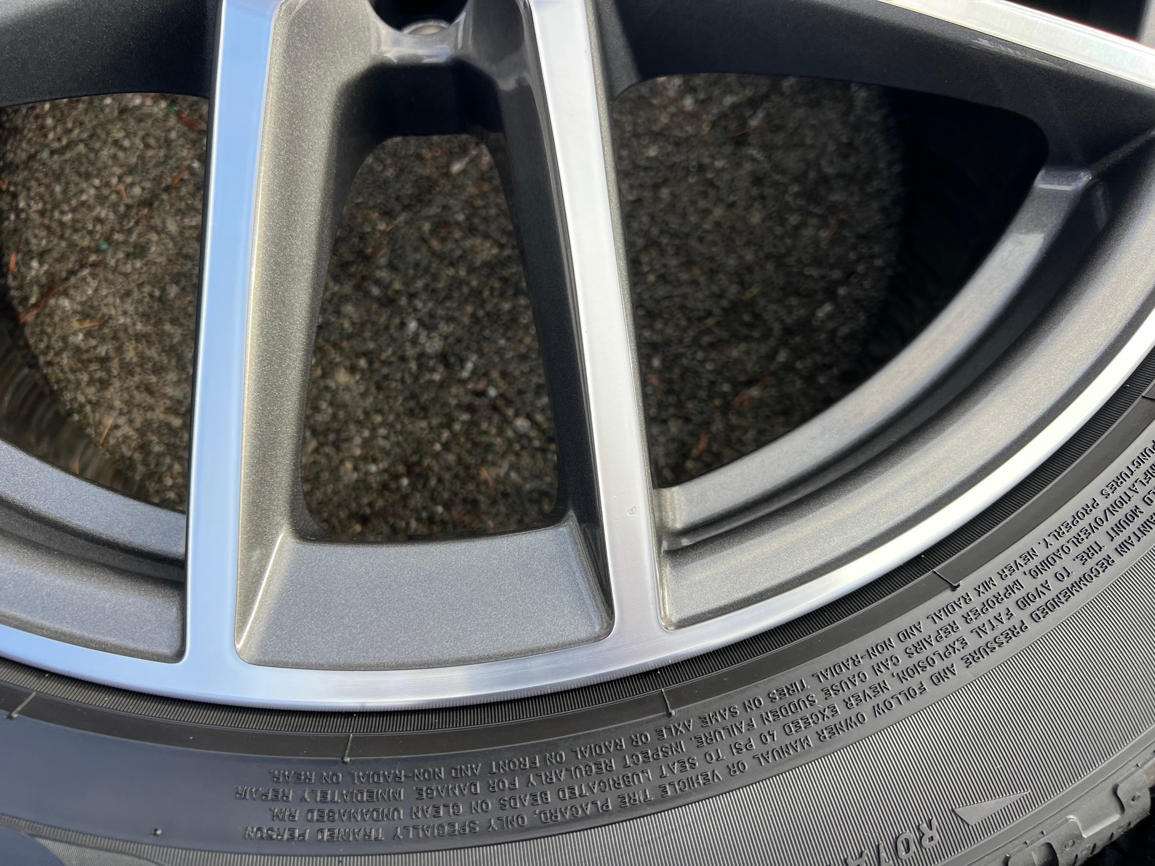 4 ORIGINELE 20" LICHTMETALEN WINTERWIELEN PORSCHE MACAN 265/45R20 104V 295/40R20 106V BANDENDRUKCONTROLESYSTEEM