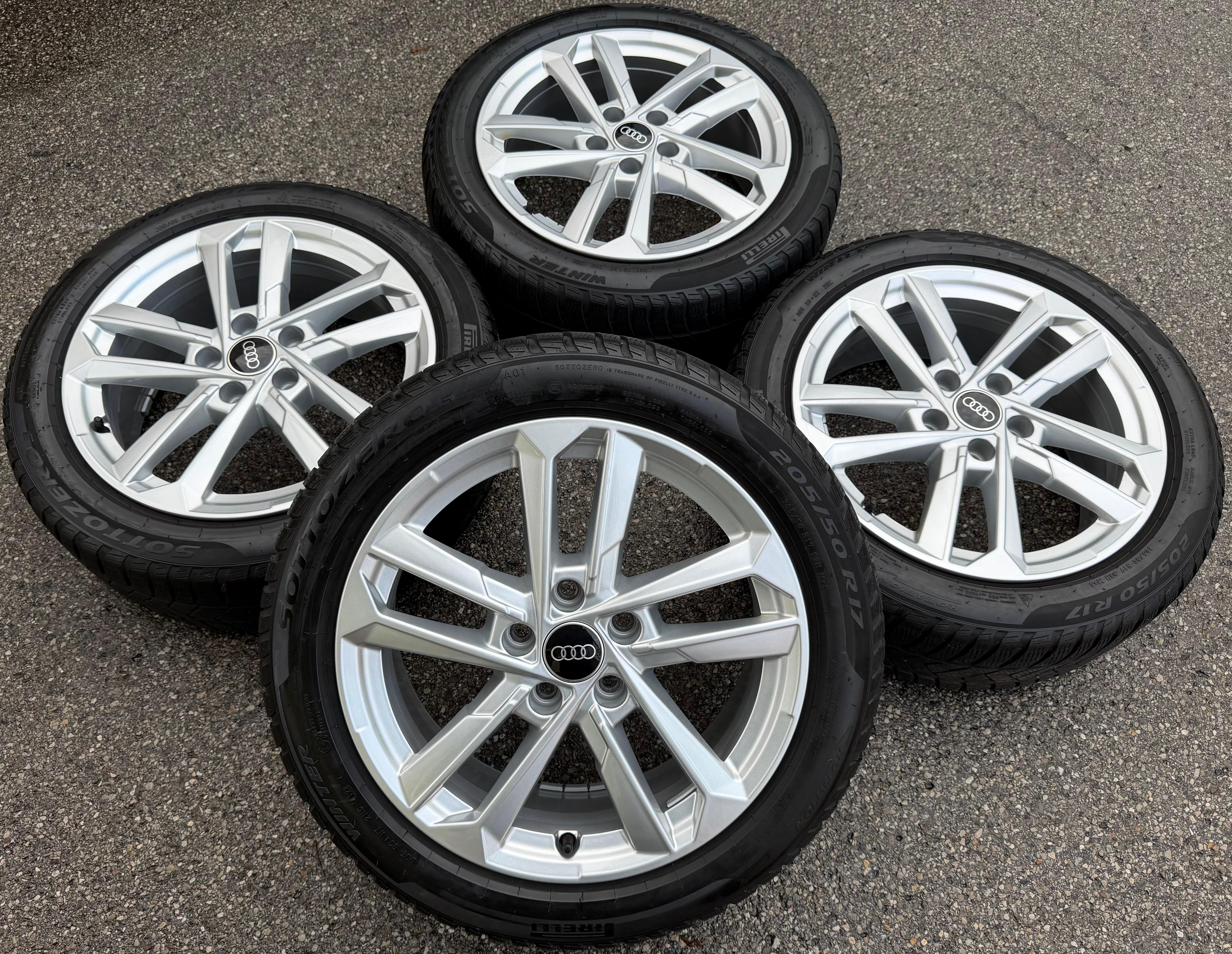 4 ruote complete in lega originali da 17" invernali Audi A3 S3 8Y 8Y0601025L 205/50R17 93H Pirelli 2022