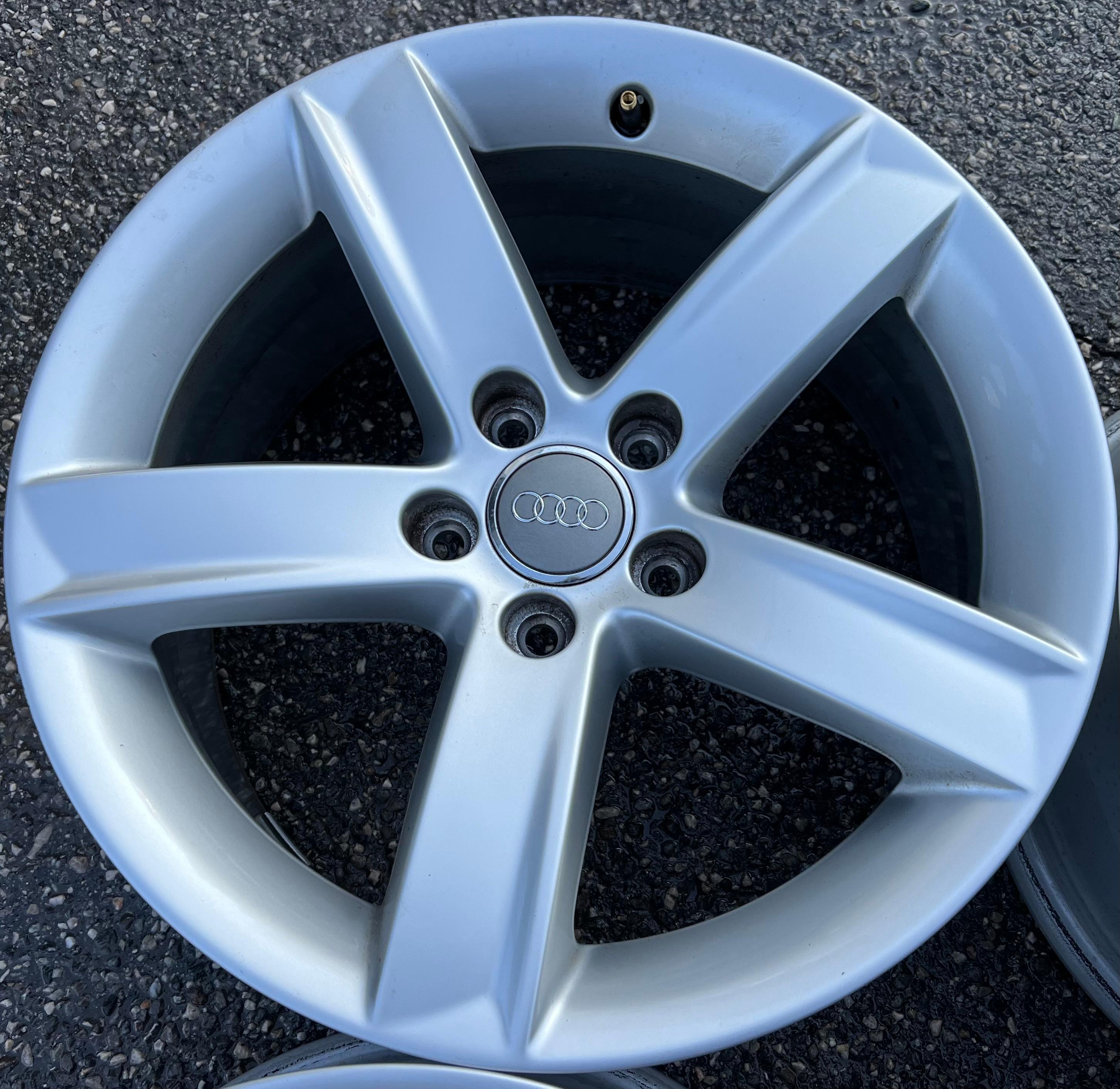 4 CERCHI ORIGINALI IN ALLUMINIO DA 17" AUDI A5 8T 8T0071497 CONSEGNA GRATUITA