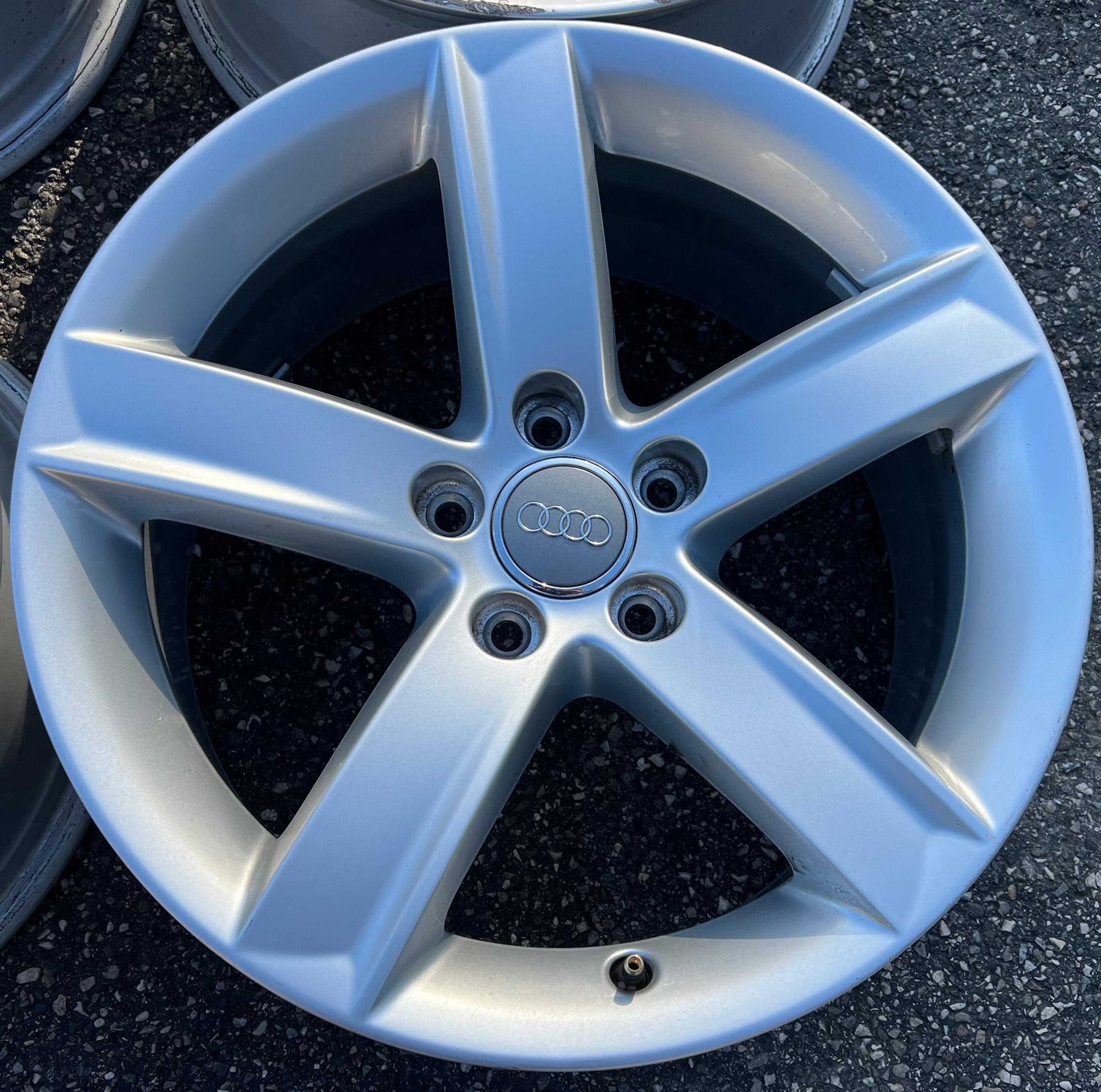 4 CERCHI ORIGINALI IN ALLUMINIO DA 17" AUDI A5 8T 8T0071497 CONSEGNA GRATUITA