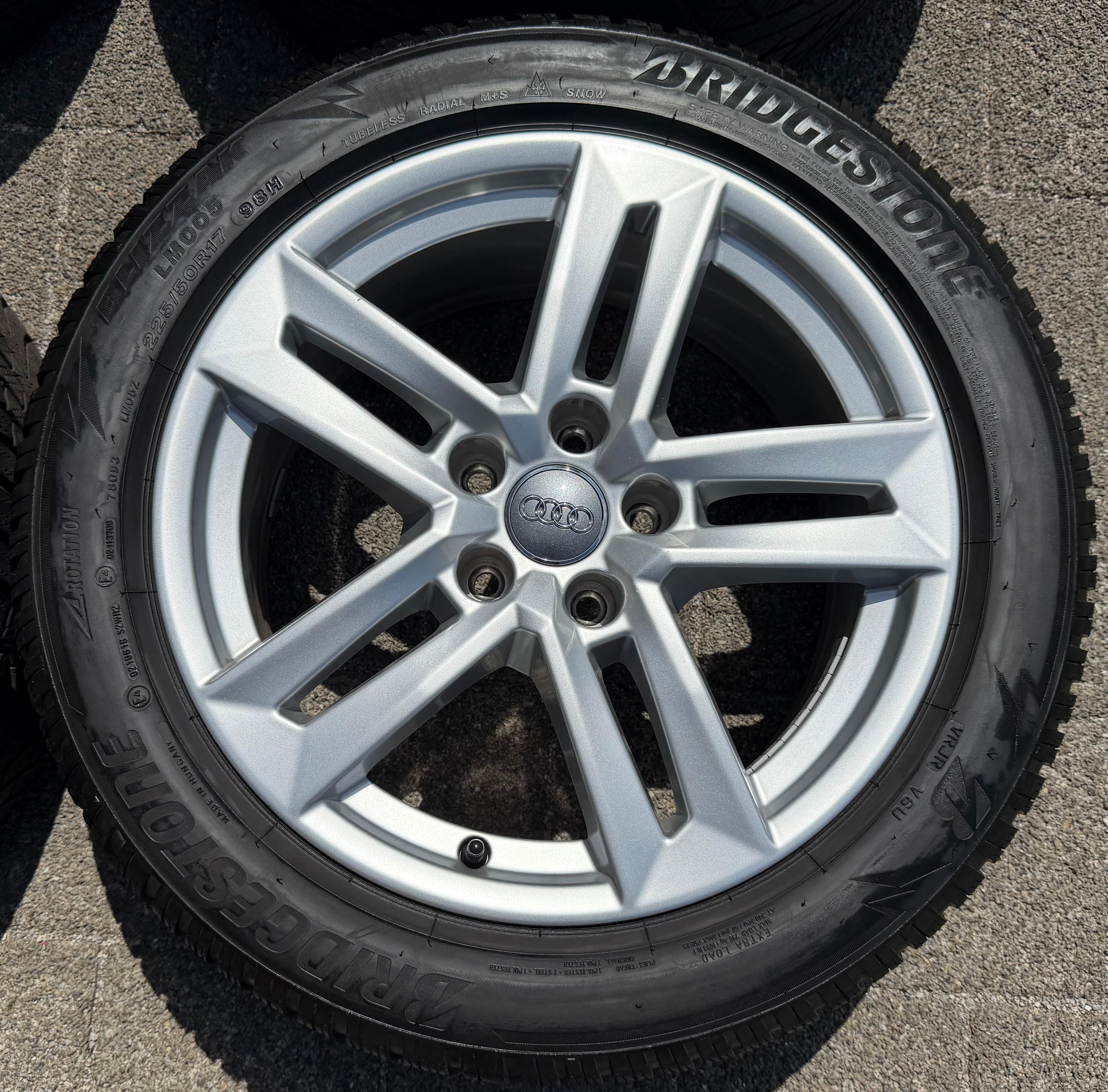 4 Original 17" Alu Winterräder Audi A4 B9 8W 8W0601025P 225/50R17 98H Bridgestone