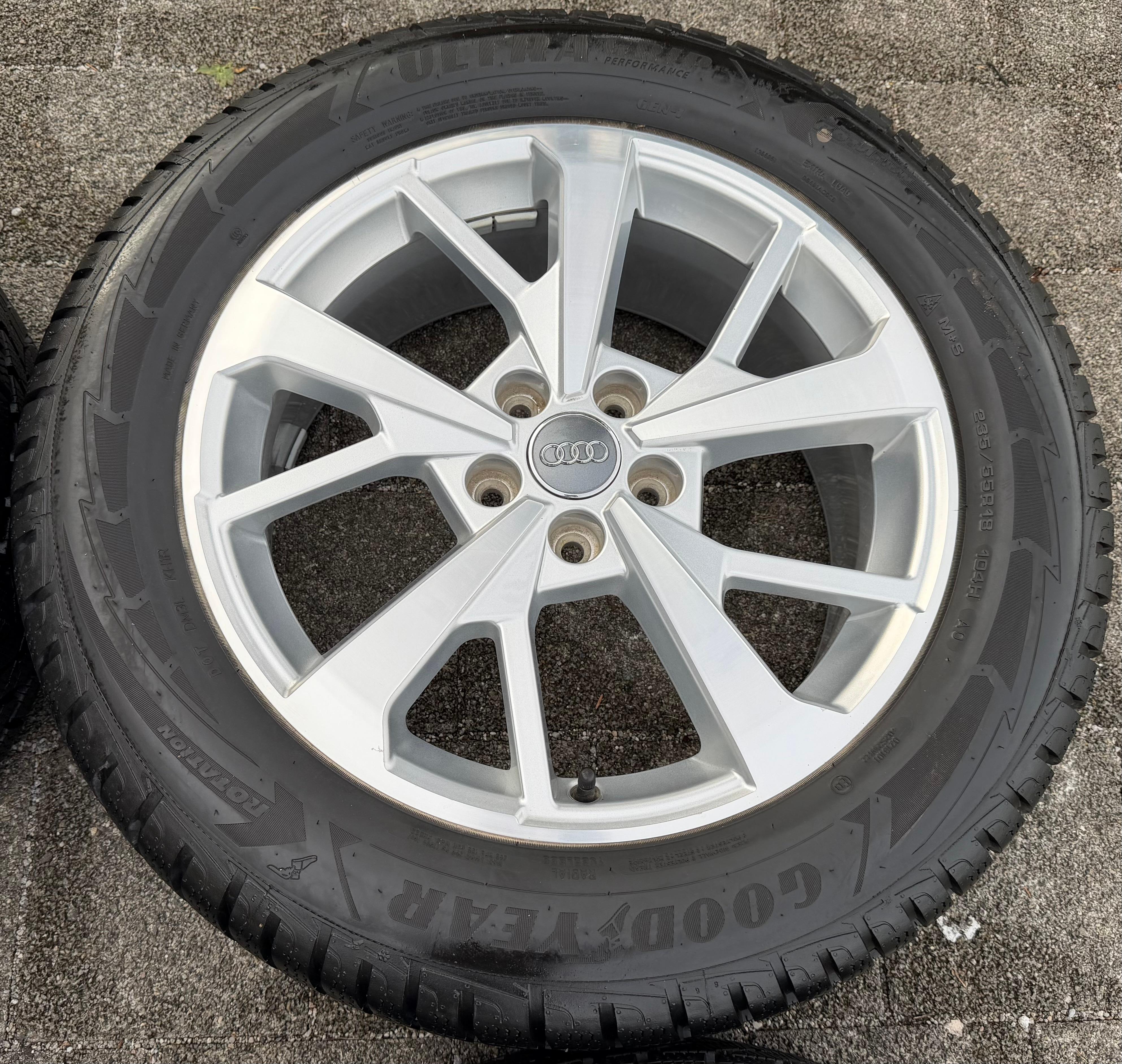 4 ruedas de invierno de aluminio originales de 18" para Audi Q3 F3 83A 83A601025J 235/55R18 104H Goodyear