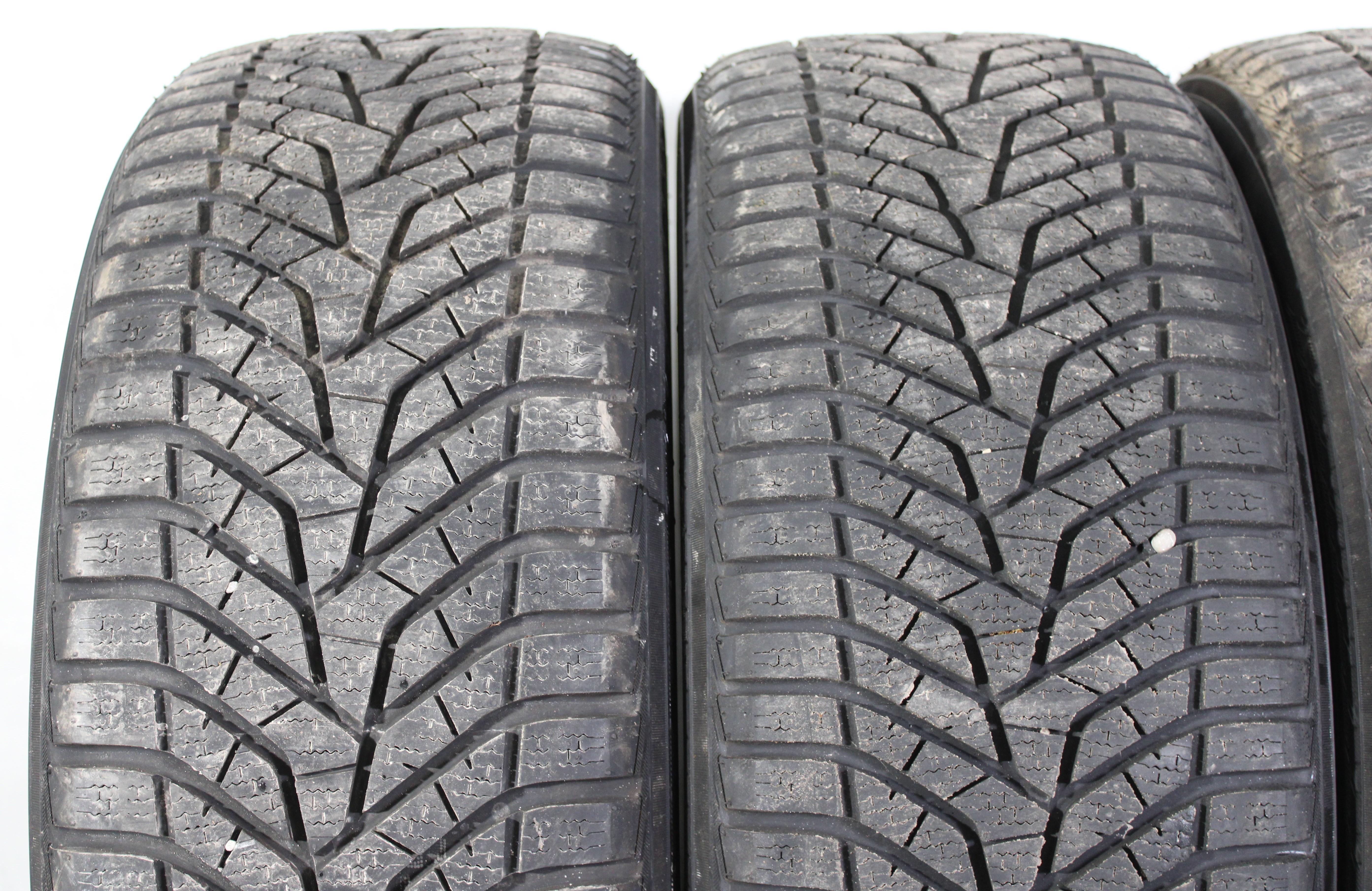4 x 245/40R21 100V Neumáticos de invierno Yokohama BluEarth Winter V905 7,5-8 mm 2022 XL