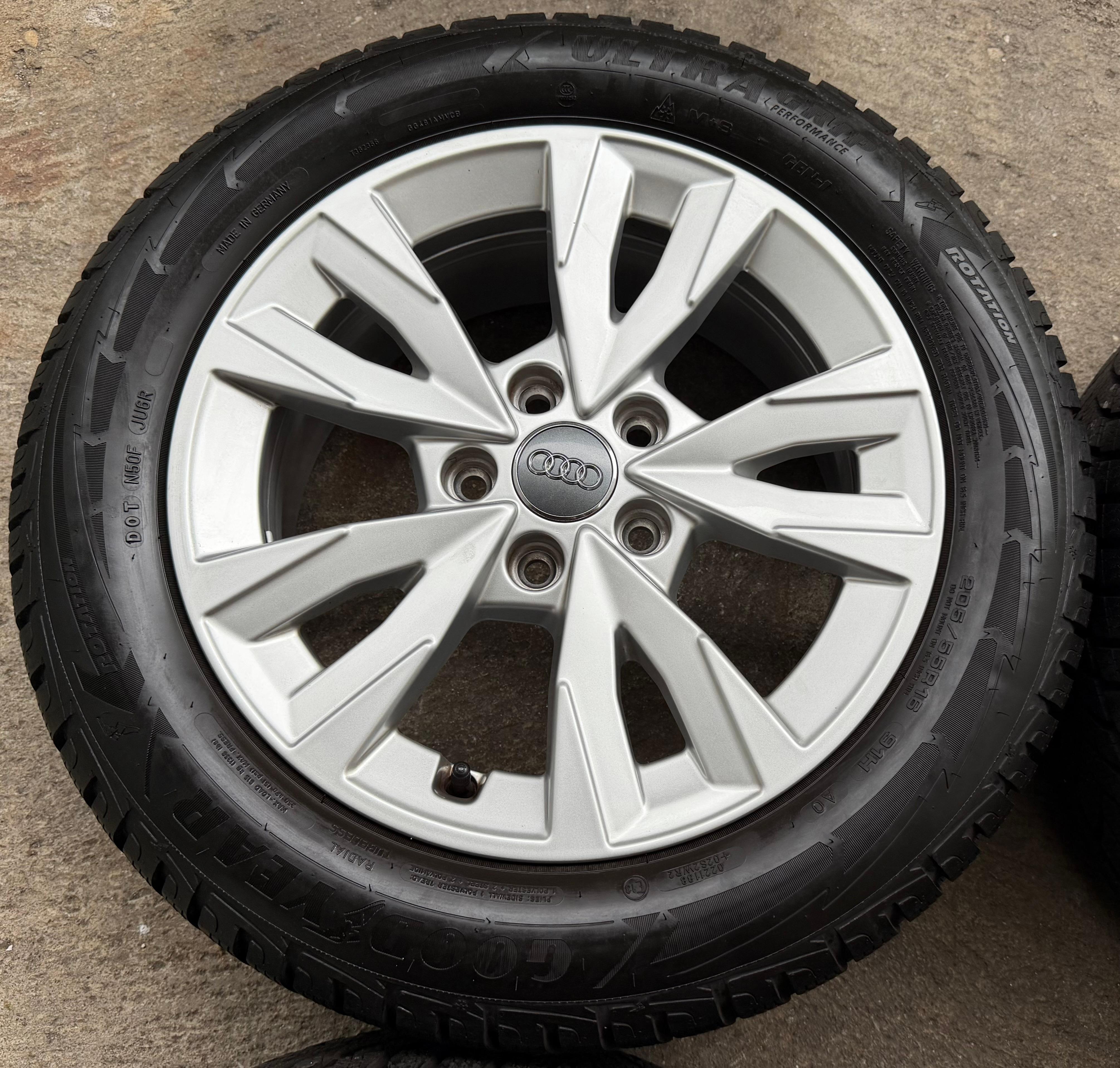 4 Original Alu Winterräder Audi A3 8Y 8Y0071496 205/55R16 91H Goodyear