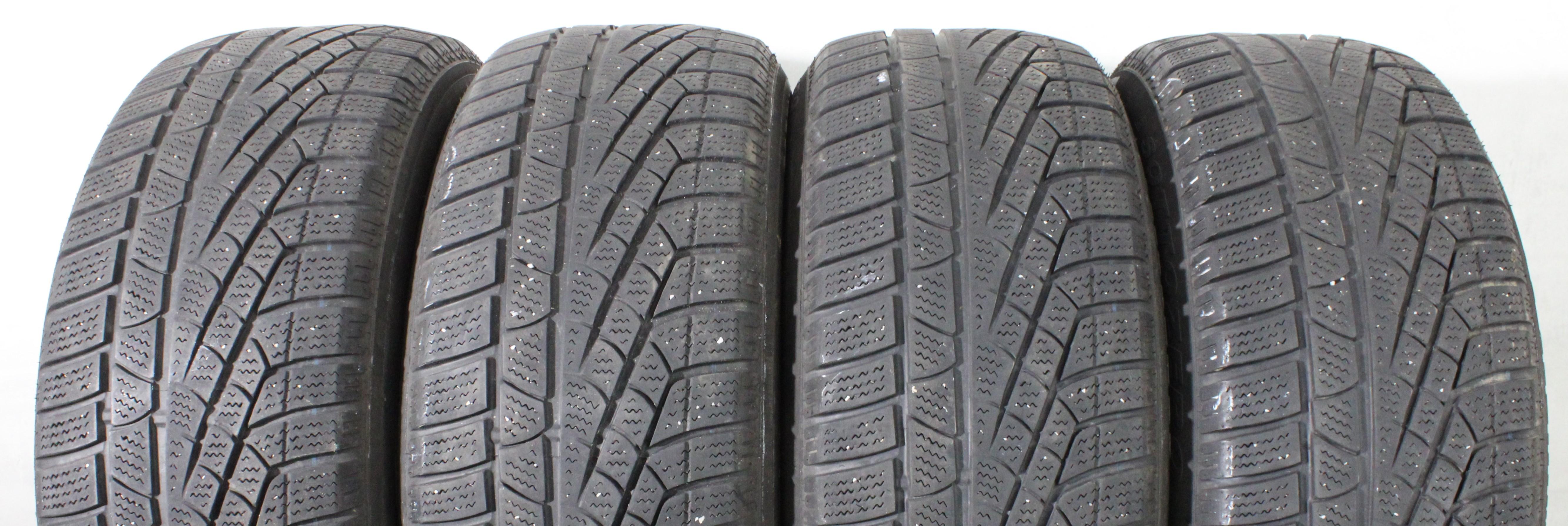 4 x 235/55R17 99V Winterreifen Pirelli Sottozero Winter 240 MO in der Mitte 4-4,5mm und auf den Schultern 5-5,5mm. 2017