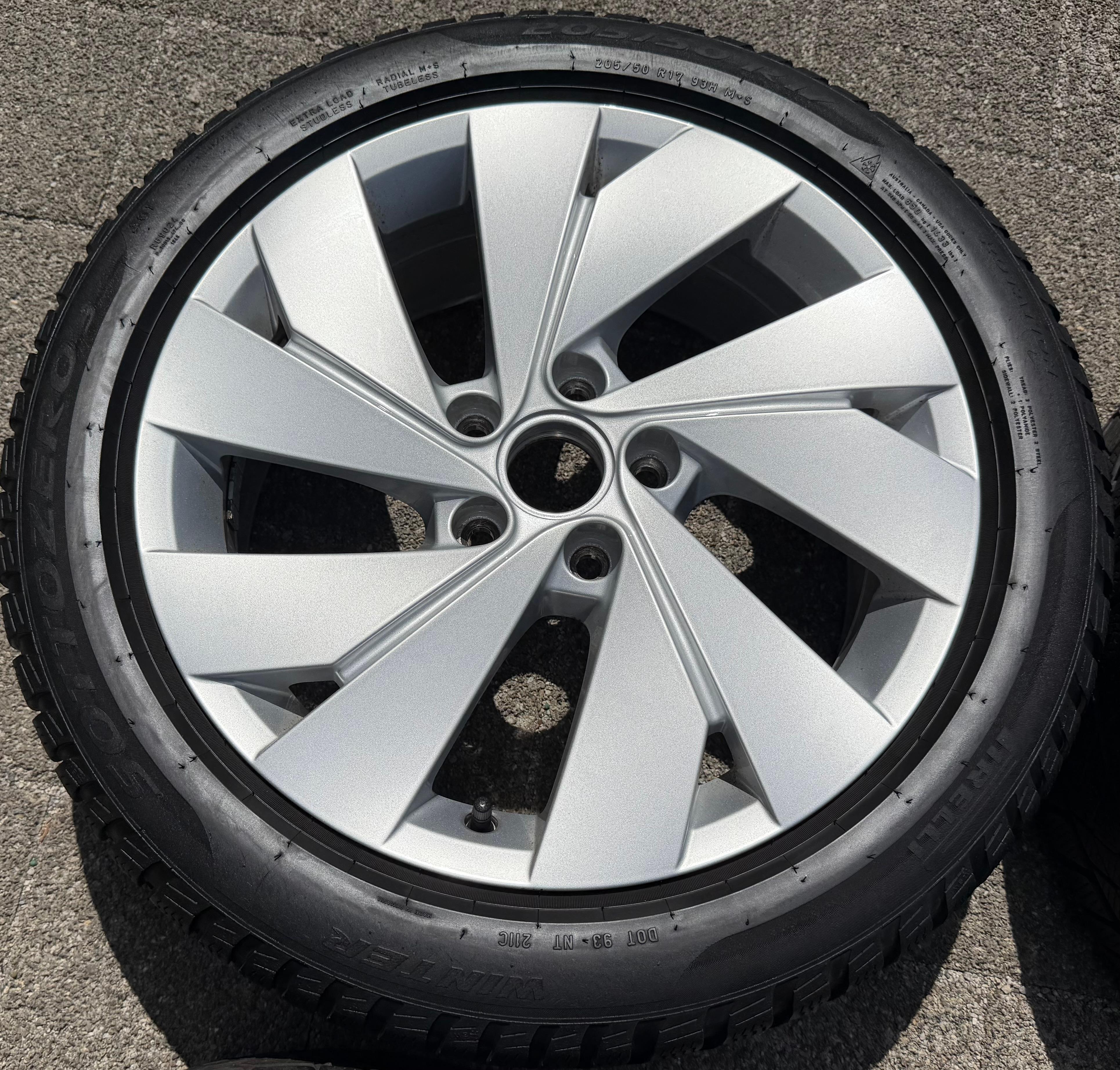 4 ORIGINAL 17" ALU WINTERRÄDER VW GOLF VIII 8 BELMONT 5H0601025B 205/50R17 93H