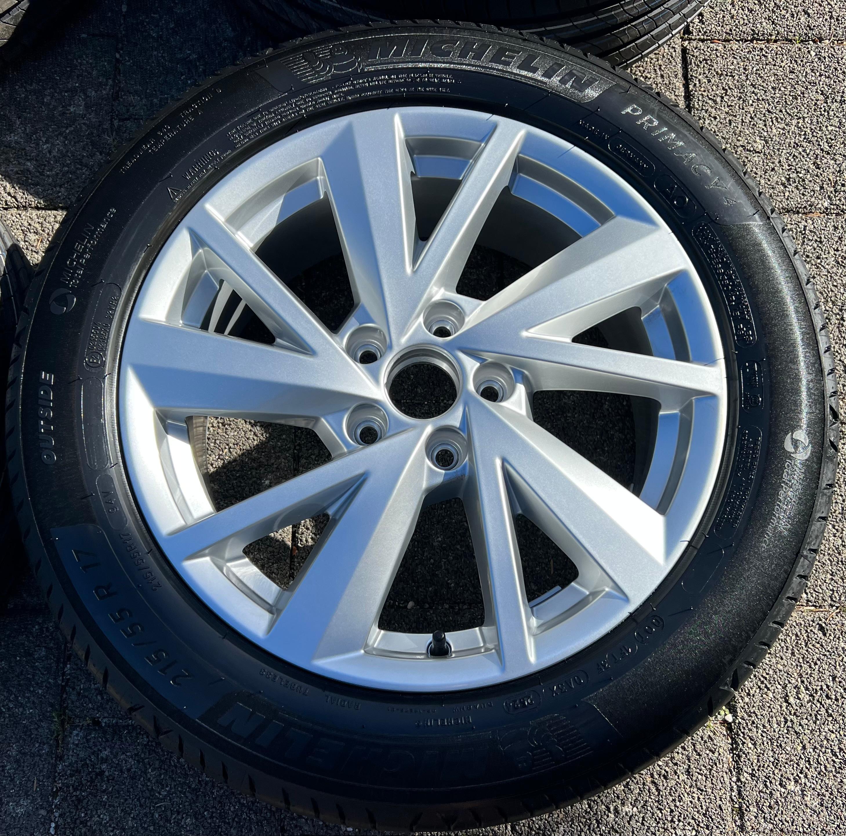 4 ORIGINAL 17" ALU SOMMERRÄDER AUDI Q2 215/55R17 94V MICHELIN 2024 NEU FREIHAUS