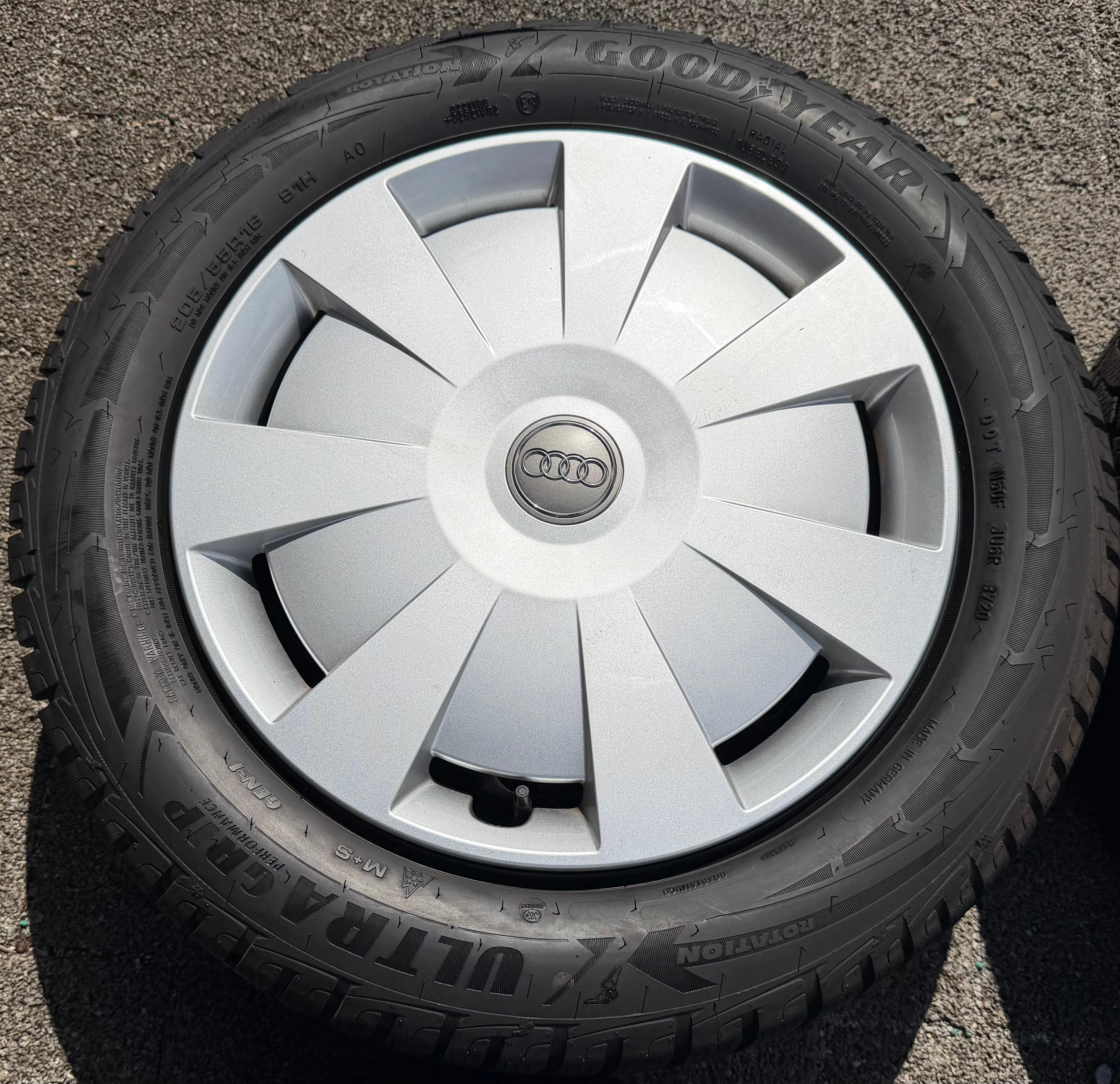 4 Winterräder Audi A3 8V Sportback Cabrio  205/55R16 91H Goodyear 8V0601027A 2020