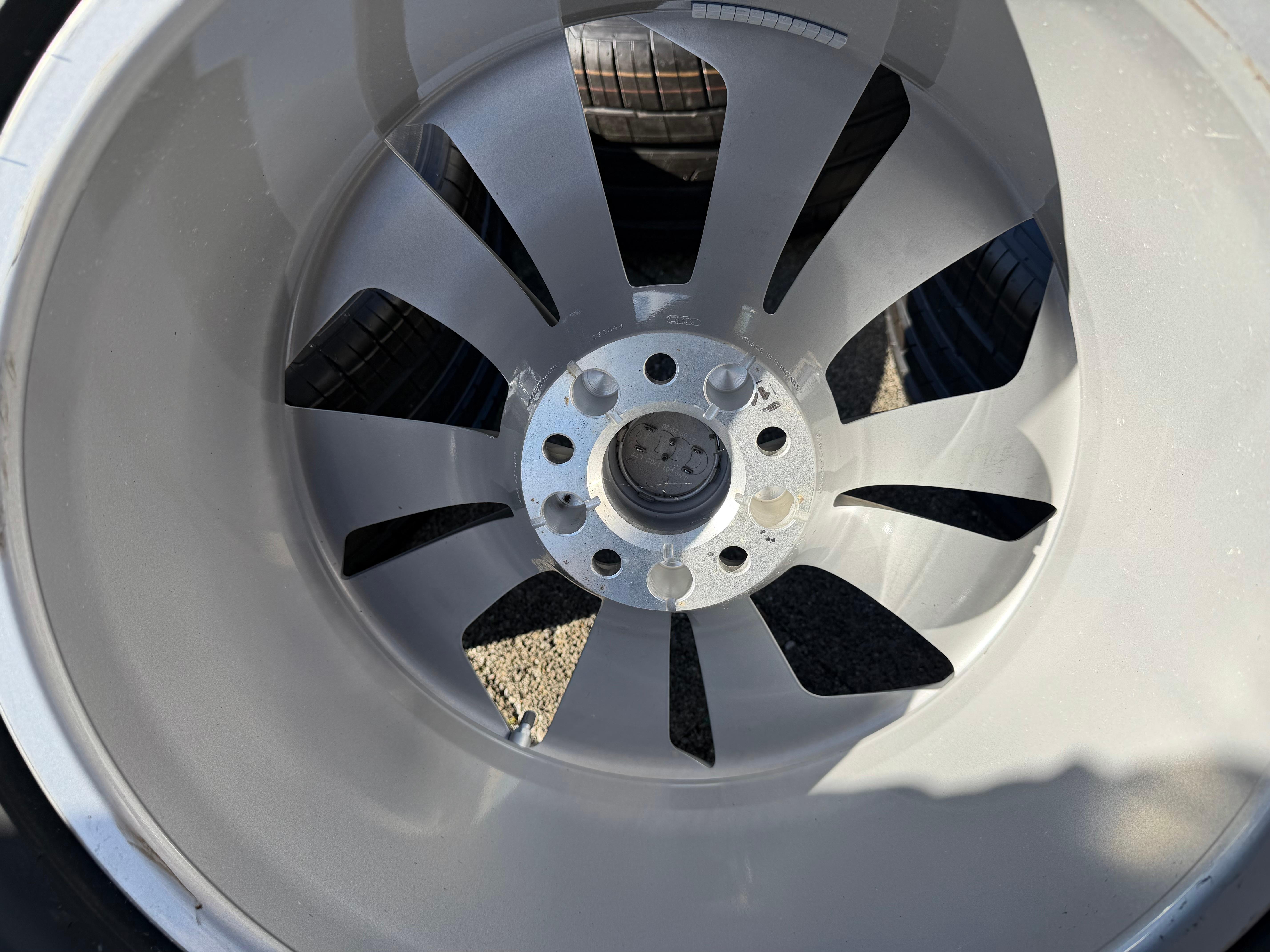 4 ruote estive in lega originali da 19" Audi Q8 4M 265/55R19 113H 4M8601025 Hankook