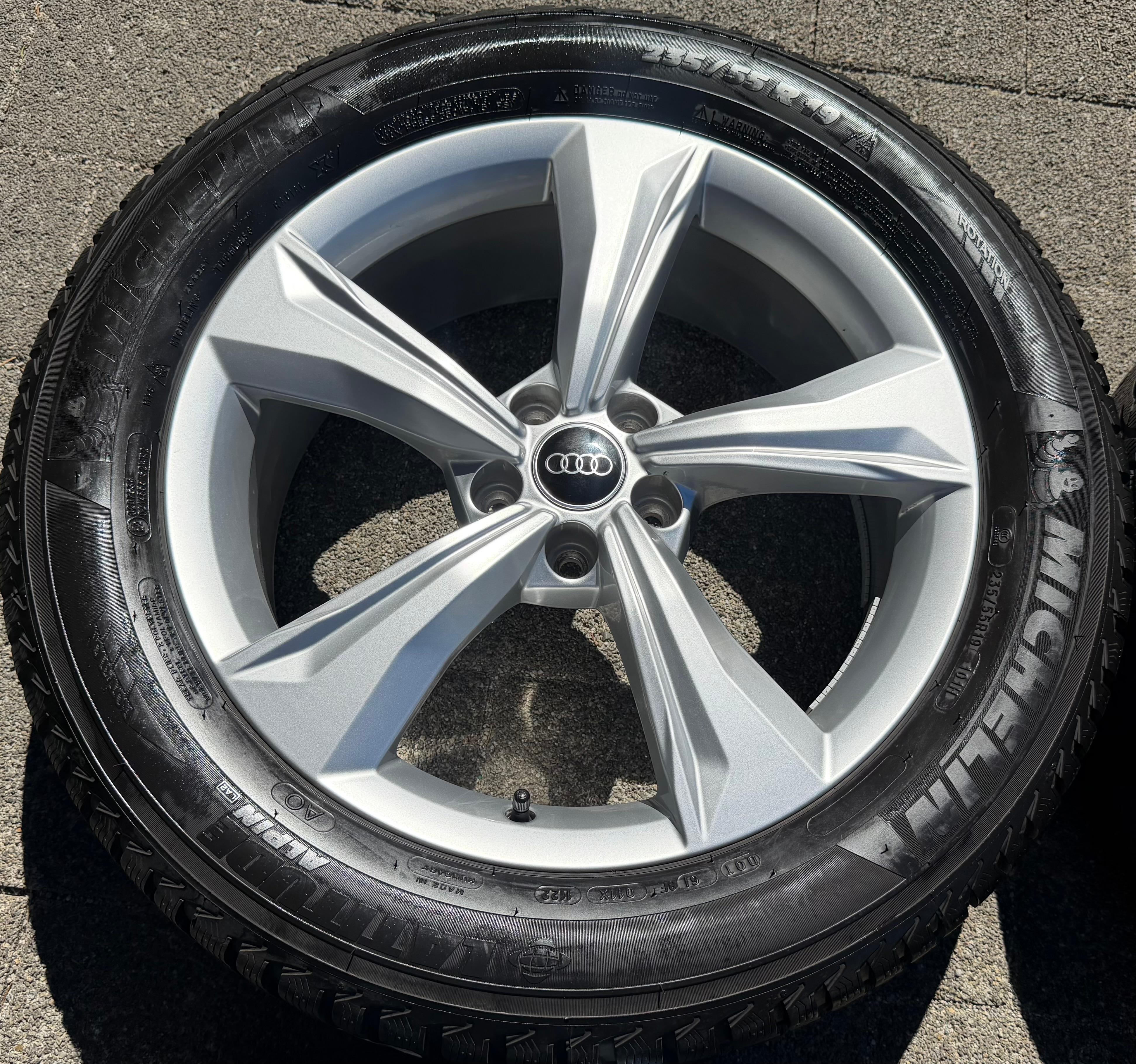 4 ruedas de invierno de aleación originales de 19" para Audi Q5 SQ5 FY 80A601025K 235/55R19 101H Michelin 2022