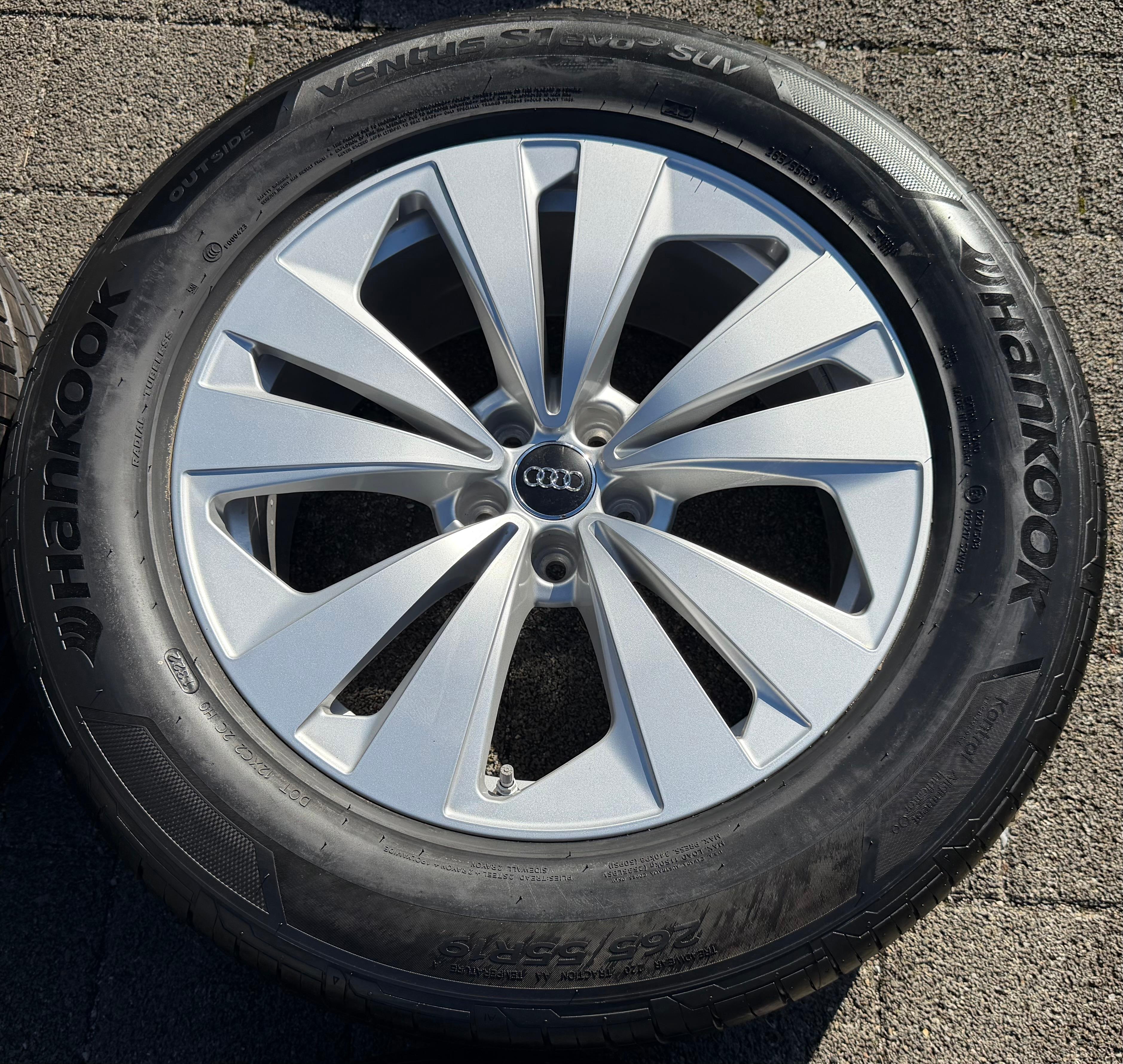 4 ruote estive in lega originali da 19" Audi Q8 4M 265/55R19 113H 4M8601025 Hankook