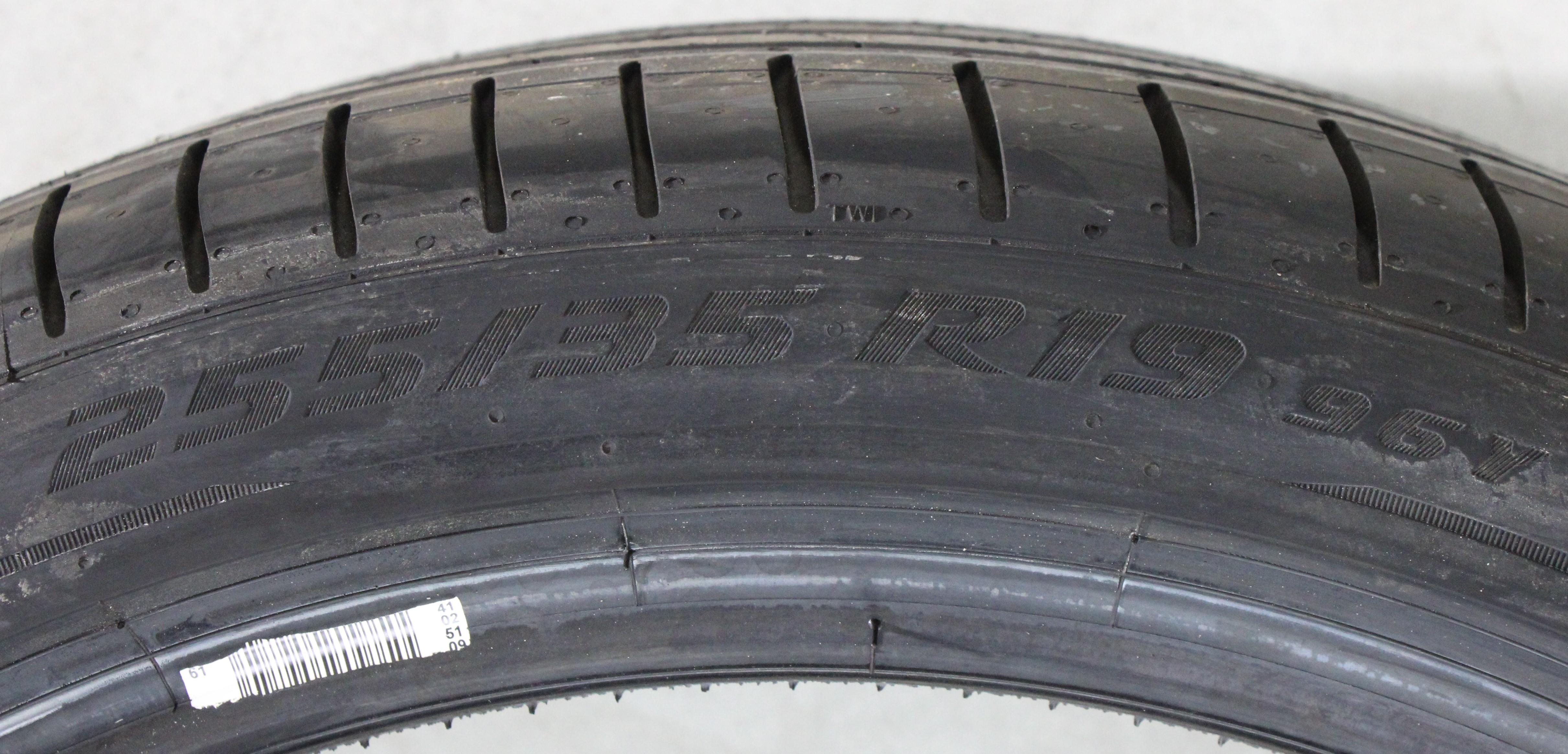 1 pneu d'été Pirelli Pzero PZ4 AO 255/35R19 96Y, profil complet, 2020