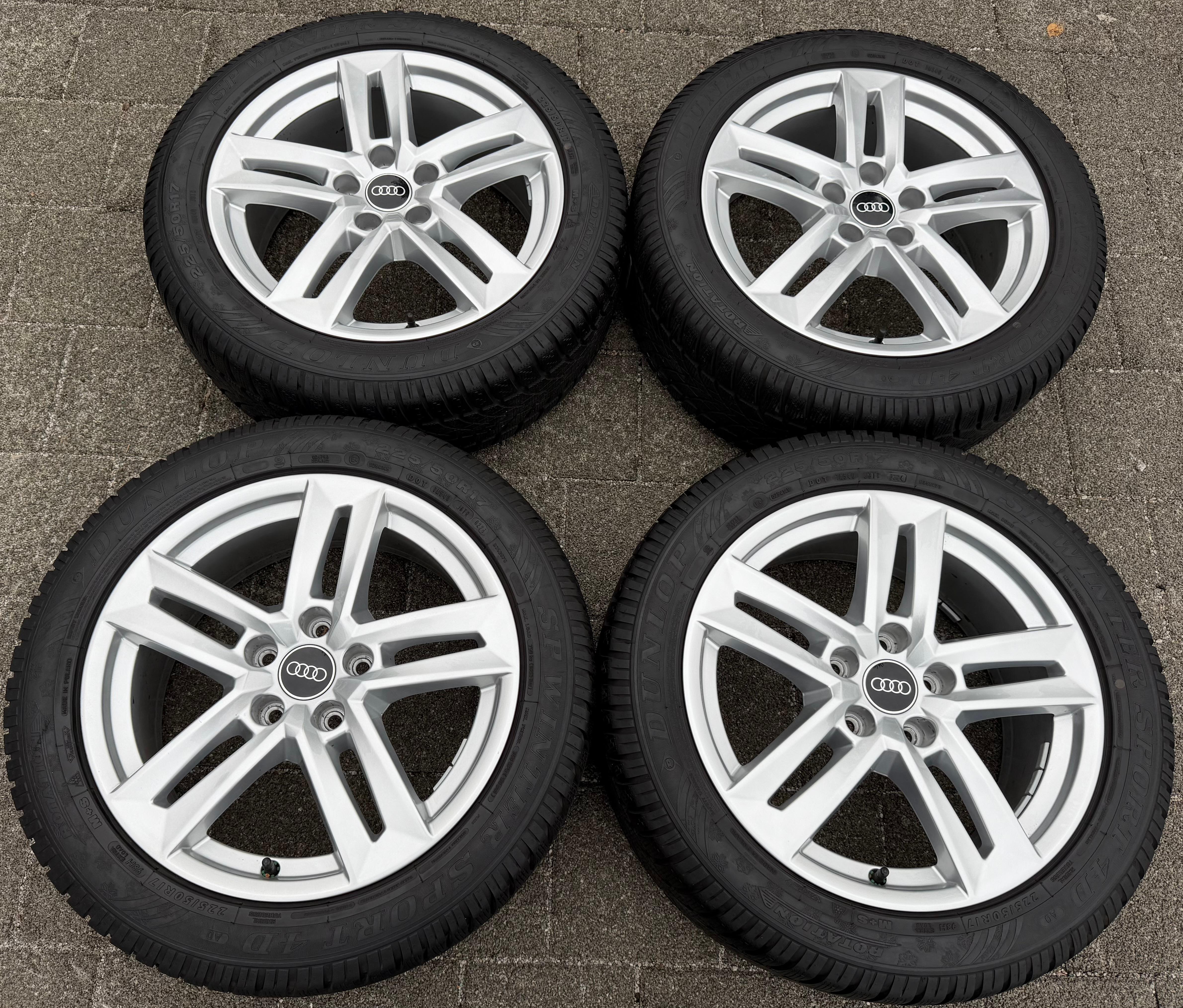4 originele 17" lichtmetalen winterwielen Audi A4 B9 8W 8W0601025P 225/50R17 98H Dunlop 2024