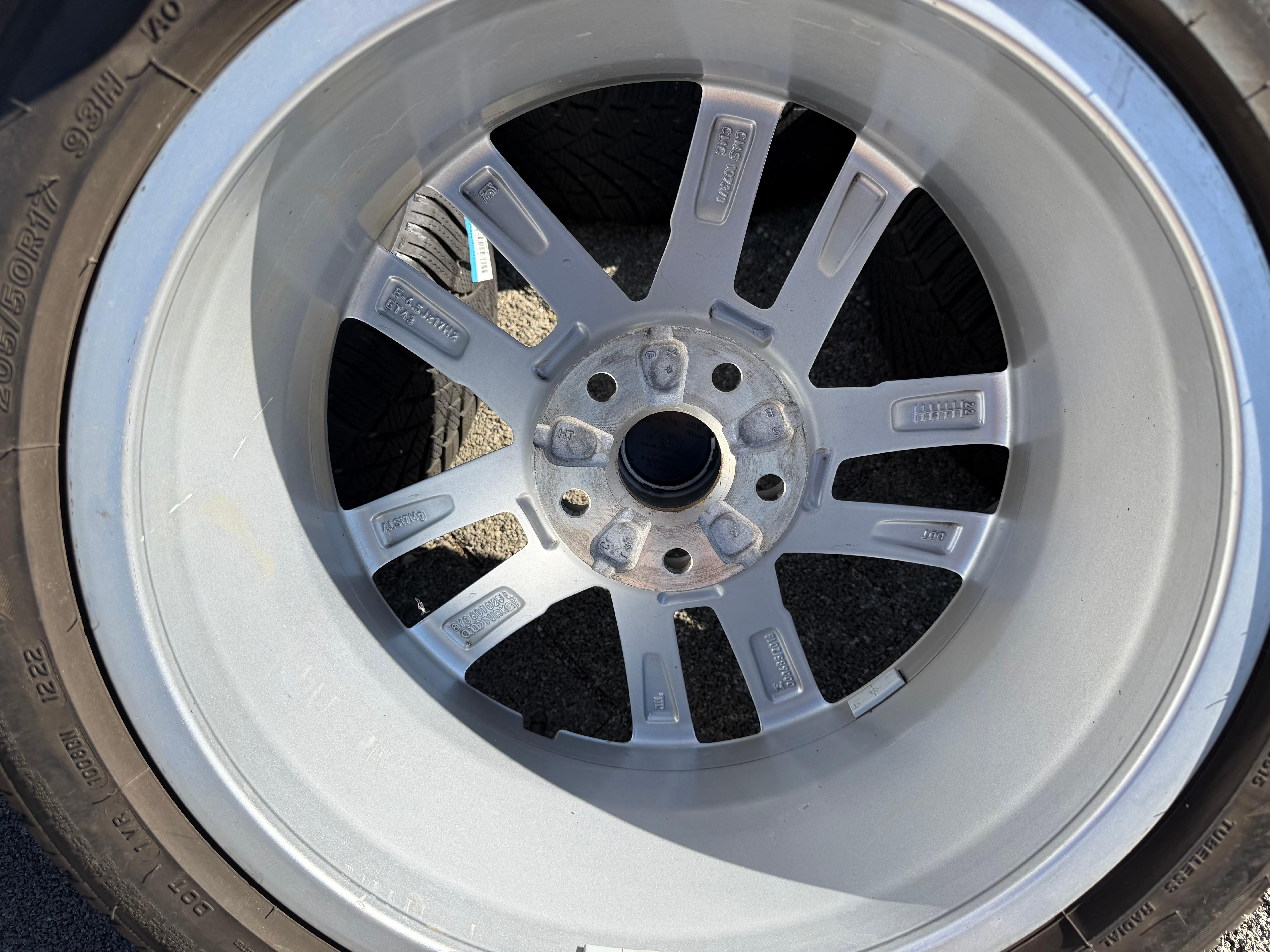 4 Original 17" Alu Winterräder Audi A3 S3 8Y 8Y0601025L 205/50R17 93H Bridgestone 2022