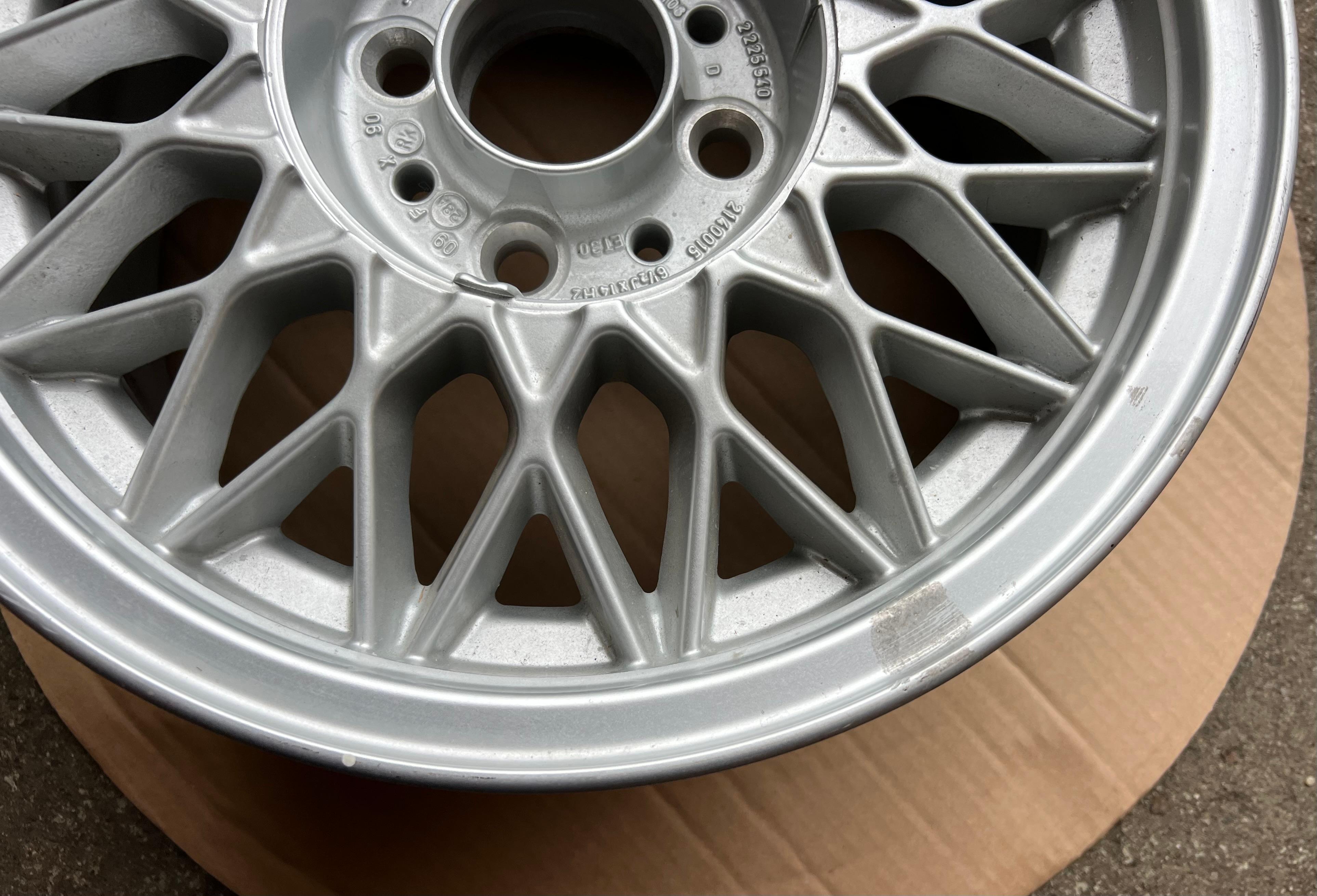 1 jante alu d'origine 14" pour BMW Série 3 E30 2225540 6,5x14 ET30 à rayons en croix