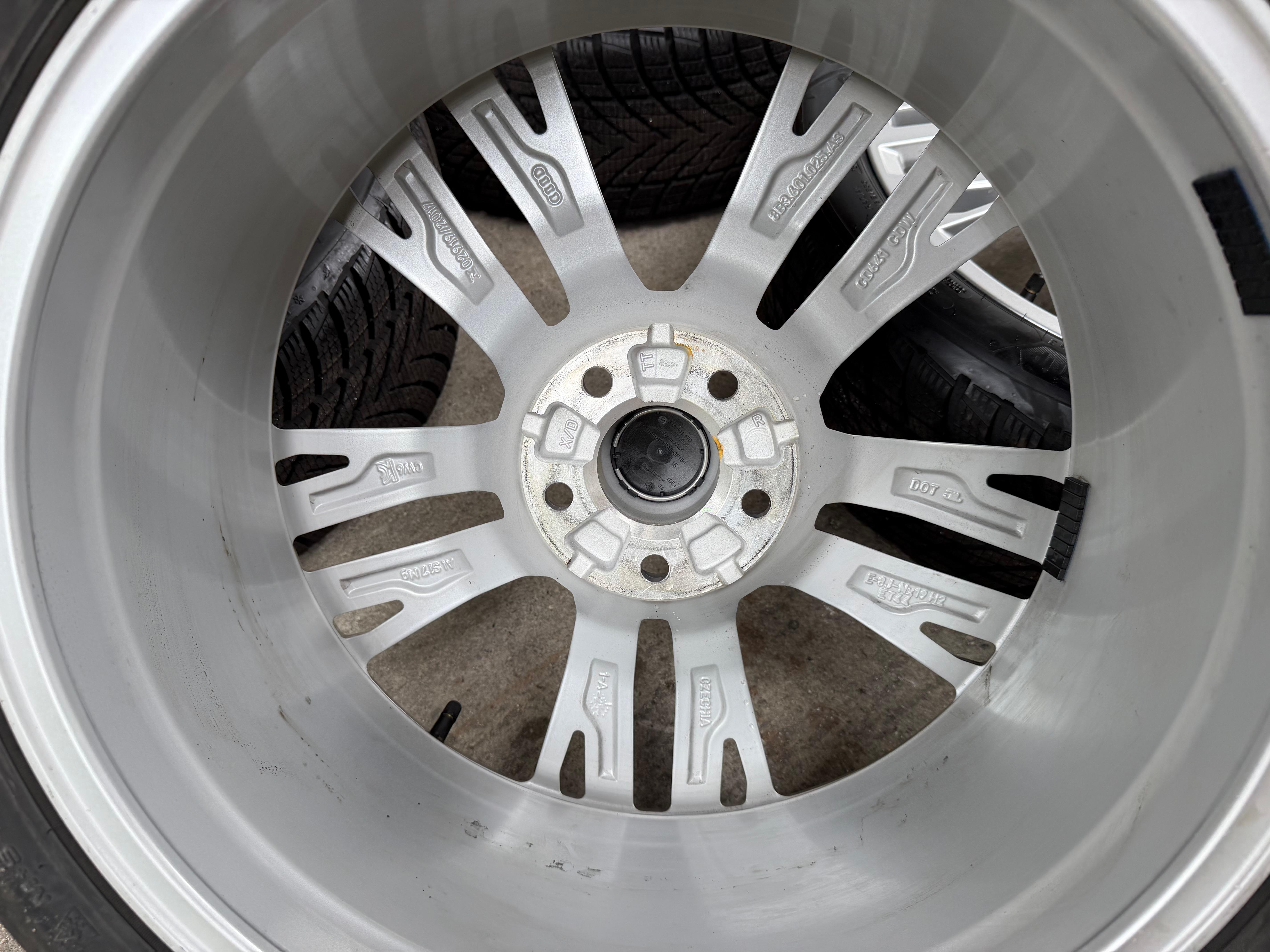 4 ORIGINAL 19" ALU WINTERRÄDER AUDI A5 S5 FU2 B10 8B3601025AS 245/40R19 98H 2025