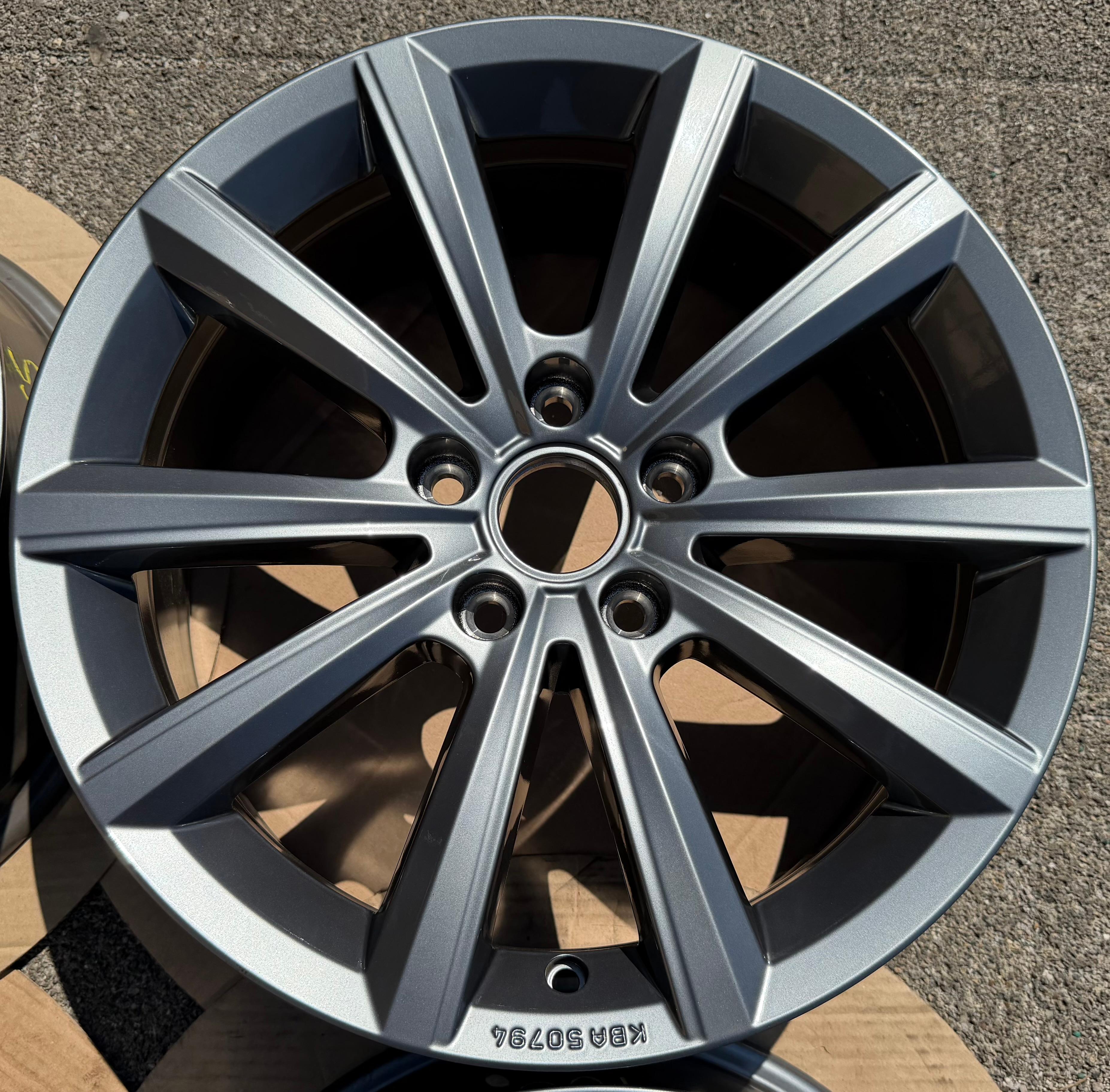 4 Original 17" Alufelgen VW T-Roc A11 Beetle 2GA601025A 7x17 ET45 Merano NEU