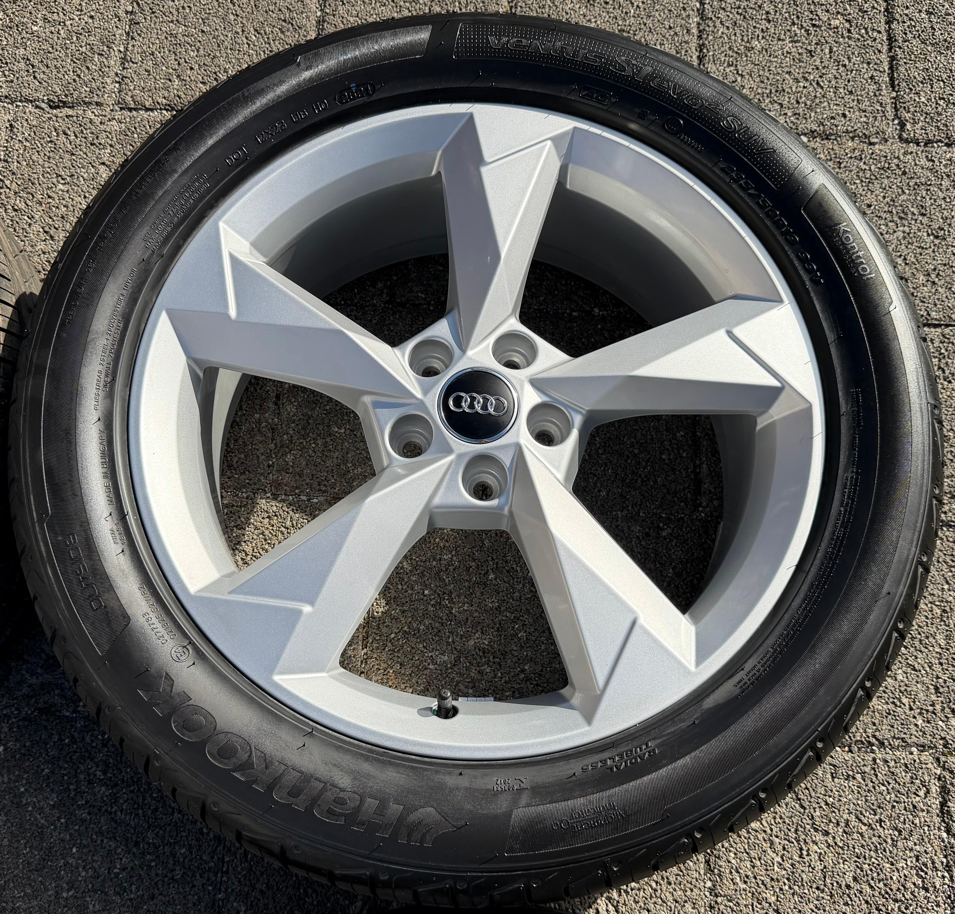 4 Original 19" Alu Sommerräder Audi Q3 F3B 83A 83A601025N 235/50R19 99V Hankook