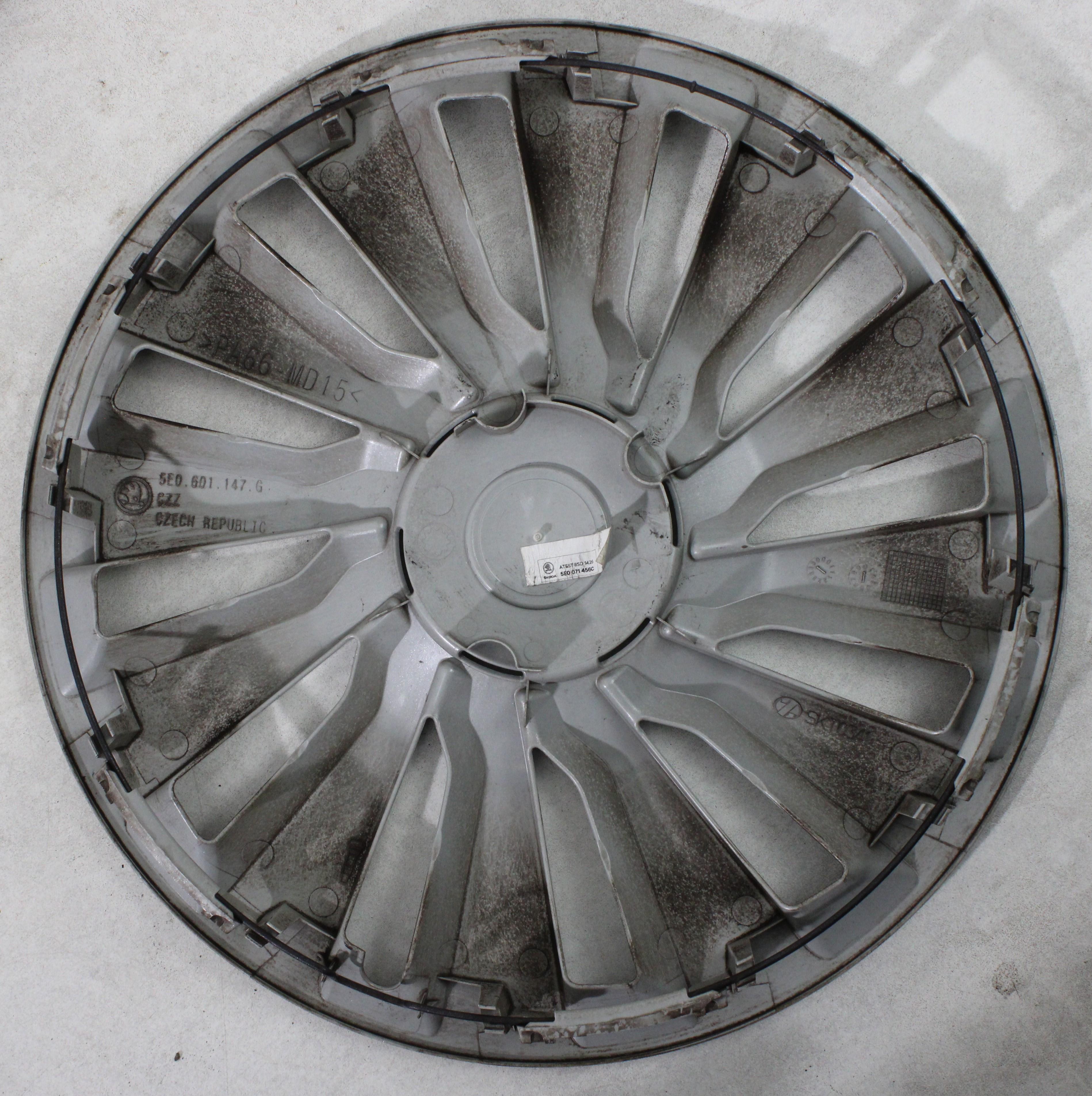 4 X ORIGINAL 16" RADKAPPEN OCTAVIA KODIAQ YETI SUPERB 5E0601147G FREIHAUS