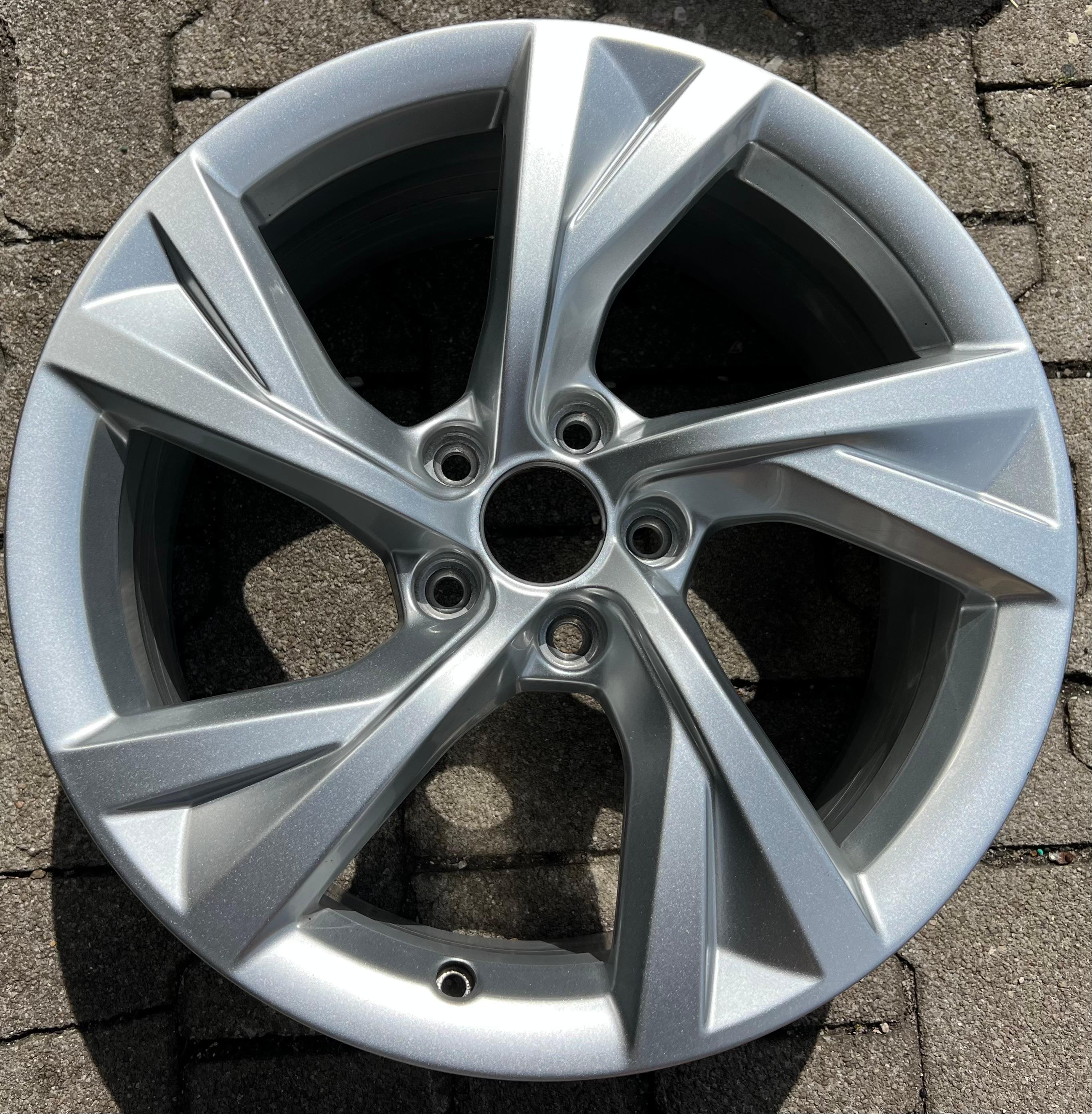 1 X ORIGINAL 18" ALUFELGE FELGE AUDI A4 8W 8W0601025EJ 8x18 ET40 FREIHAUS