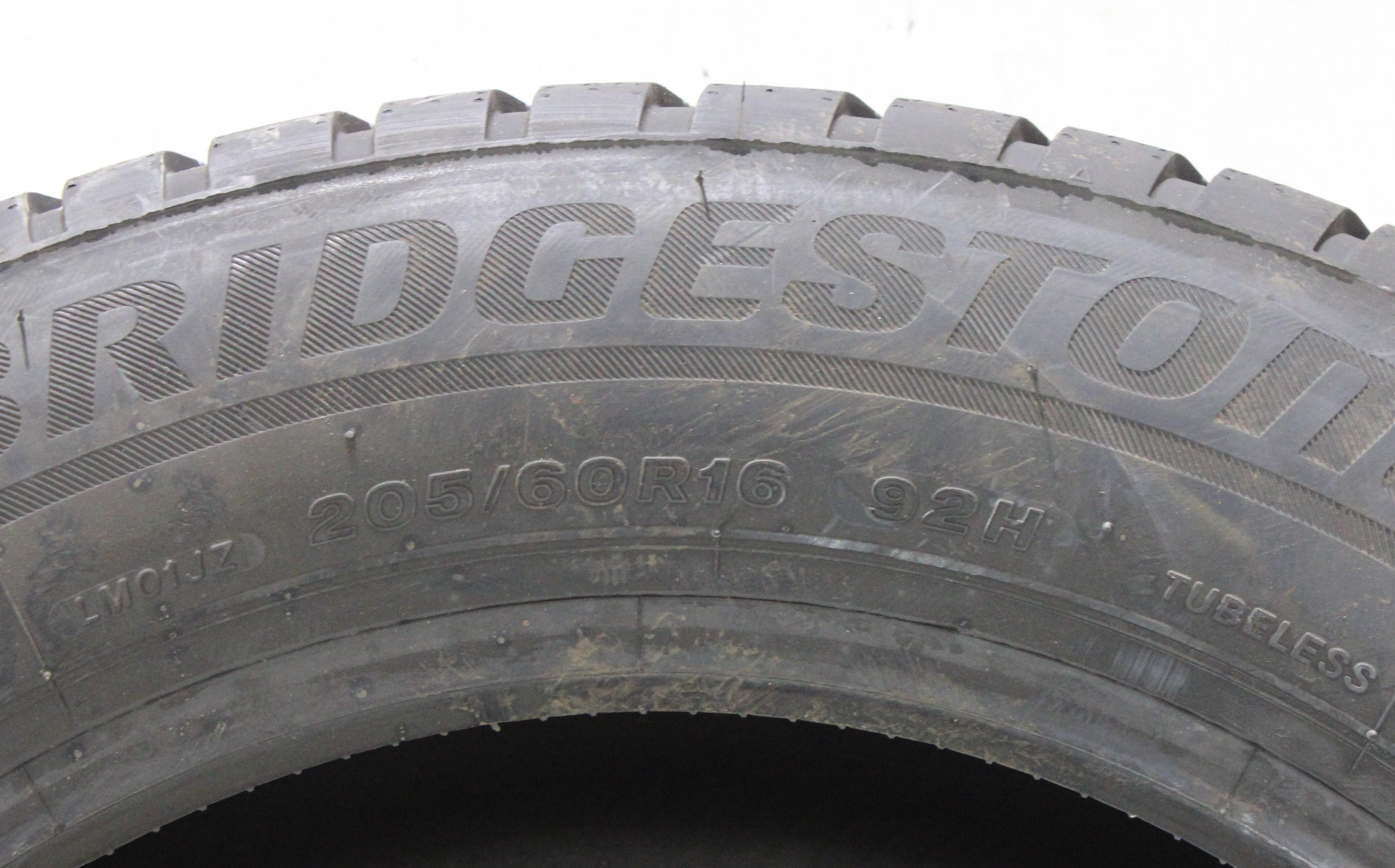 4 pneus hiver Bridgestone Blizzak LM001 AO 2024 92H, 205/60R16, neufs