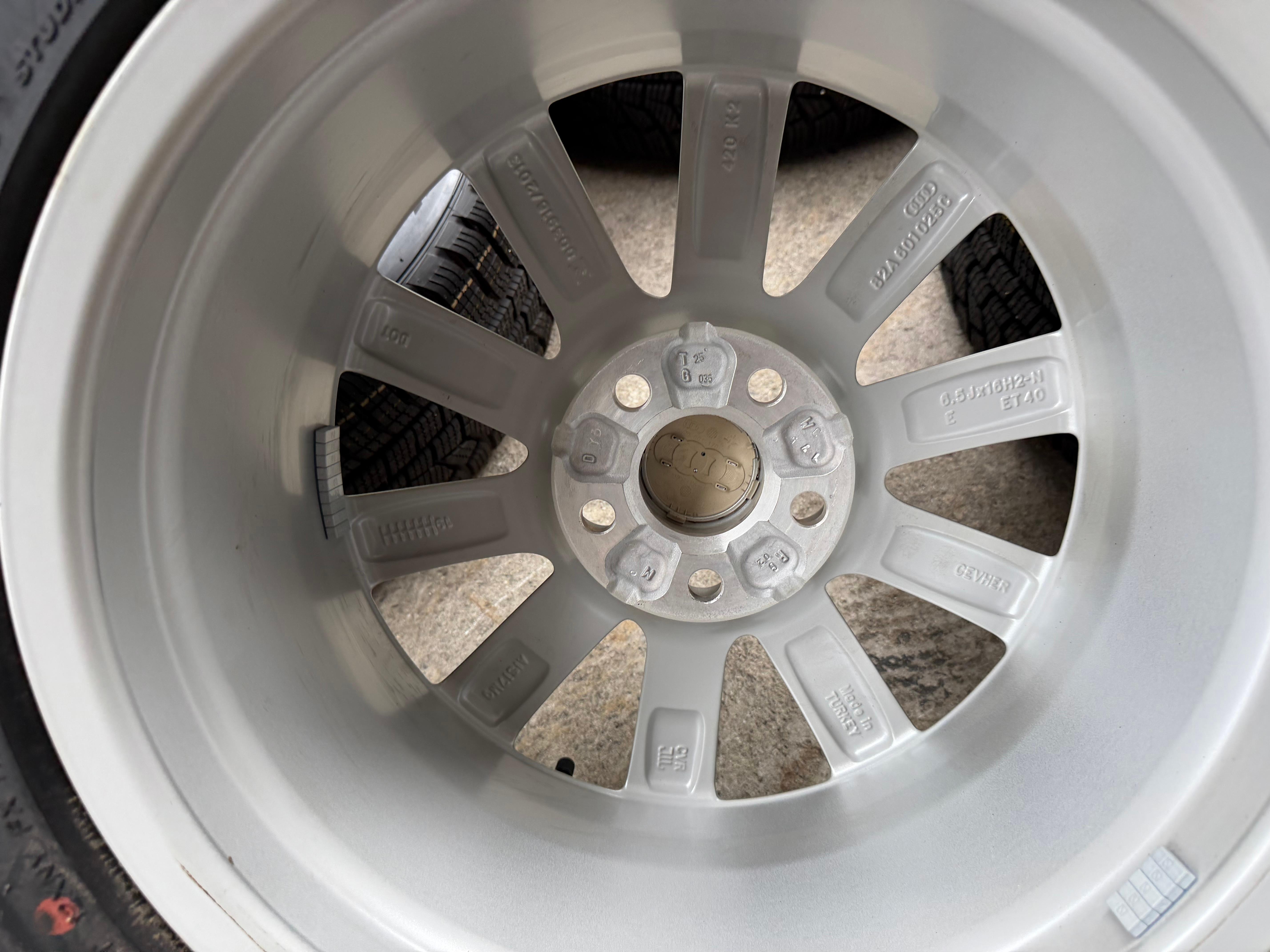 4 Original Alu Winterräder Audi A1 GB 82A601025C 195/55R16 91V Bridgestone