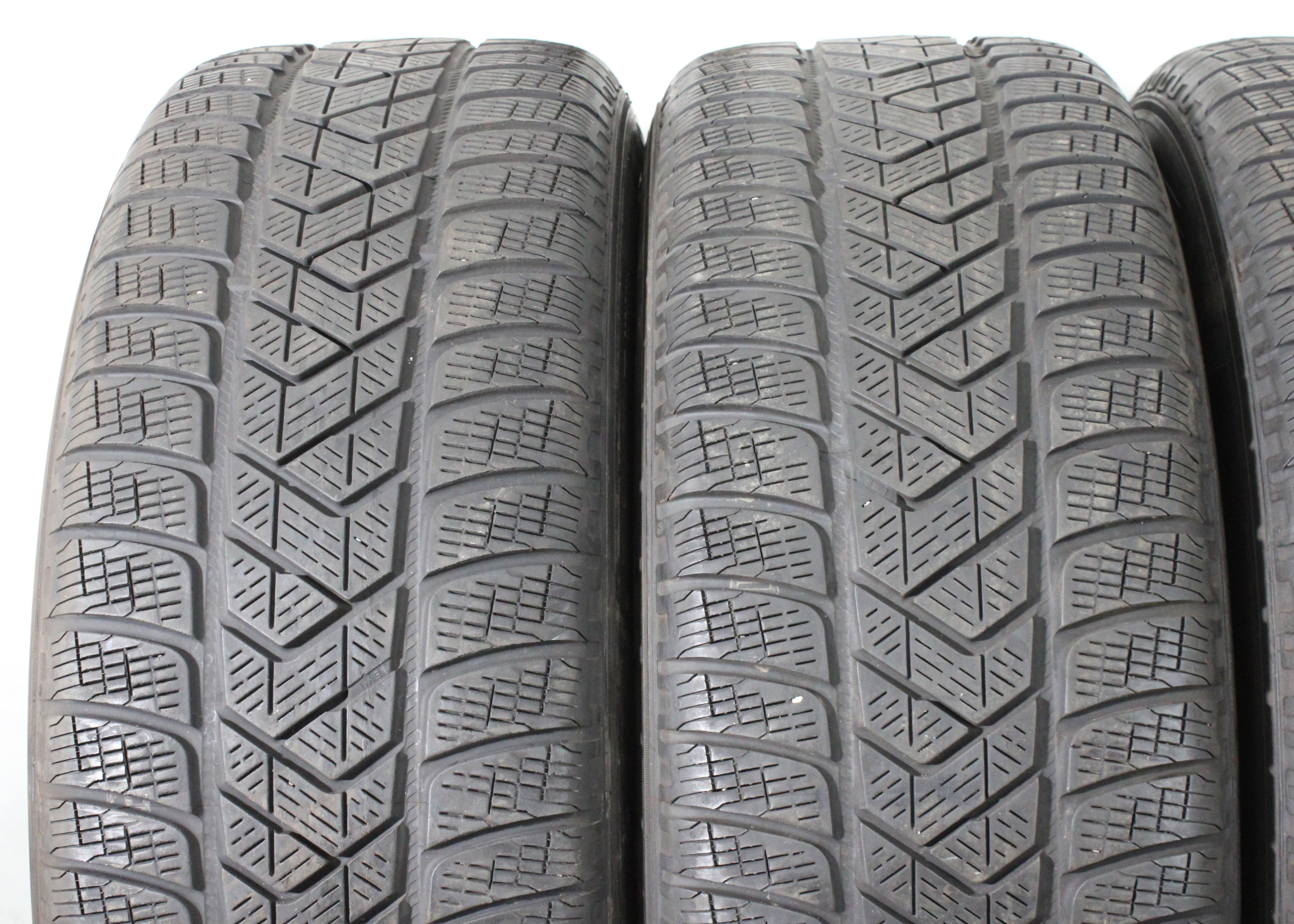 4 x 235/60R18 107H pneumatici invernali Pirelli Scorpion Winter 4,5-5mm 2020