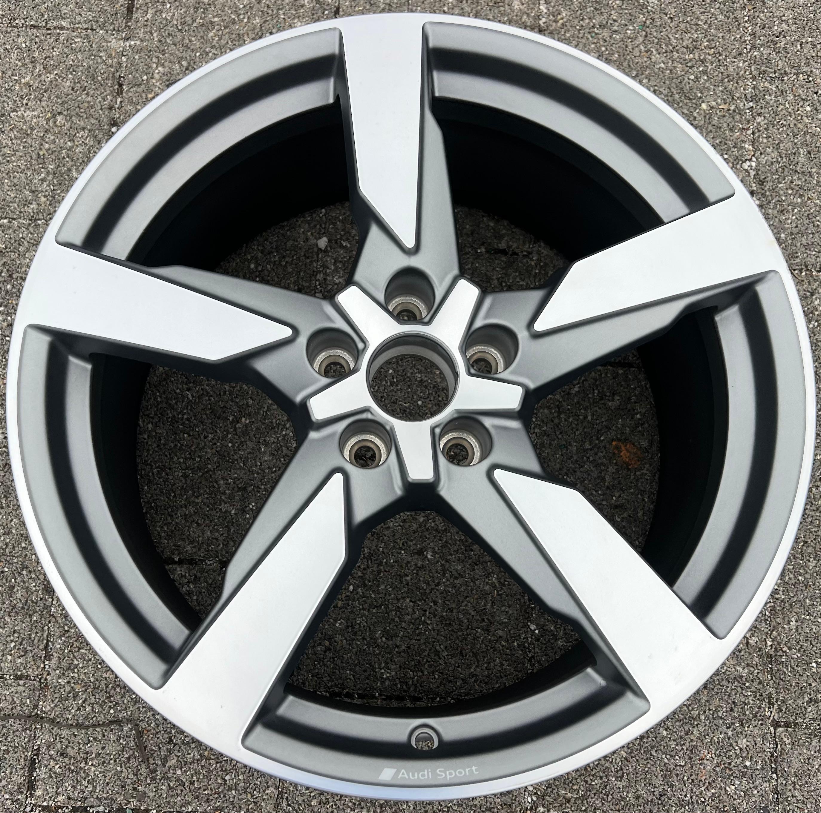 1 jante alu d'origine 19" pour Audi TT TTS 8S, référence 8S0601025AA, 9x19, ET52, livraison gratuite