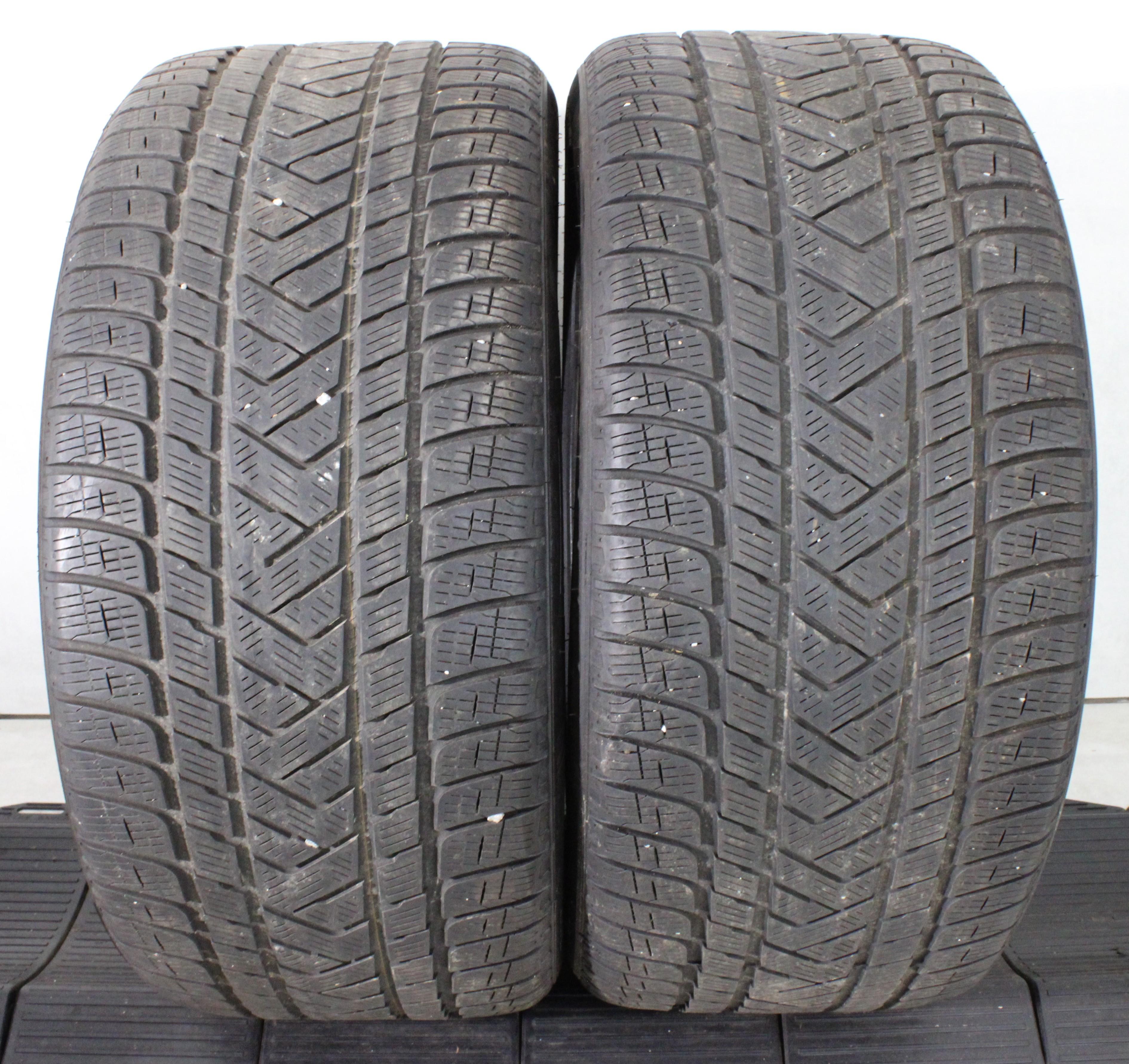 2 pneumatici invernali Pirelli Scorpion Winter 295/40R20 106V: spessore residuo di 4 mm al centro e di 4,5-5 mm sulle spalle. 2021