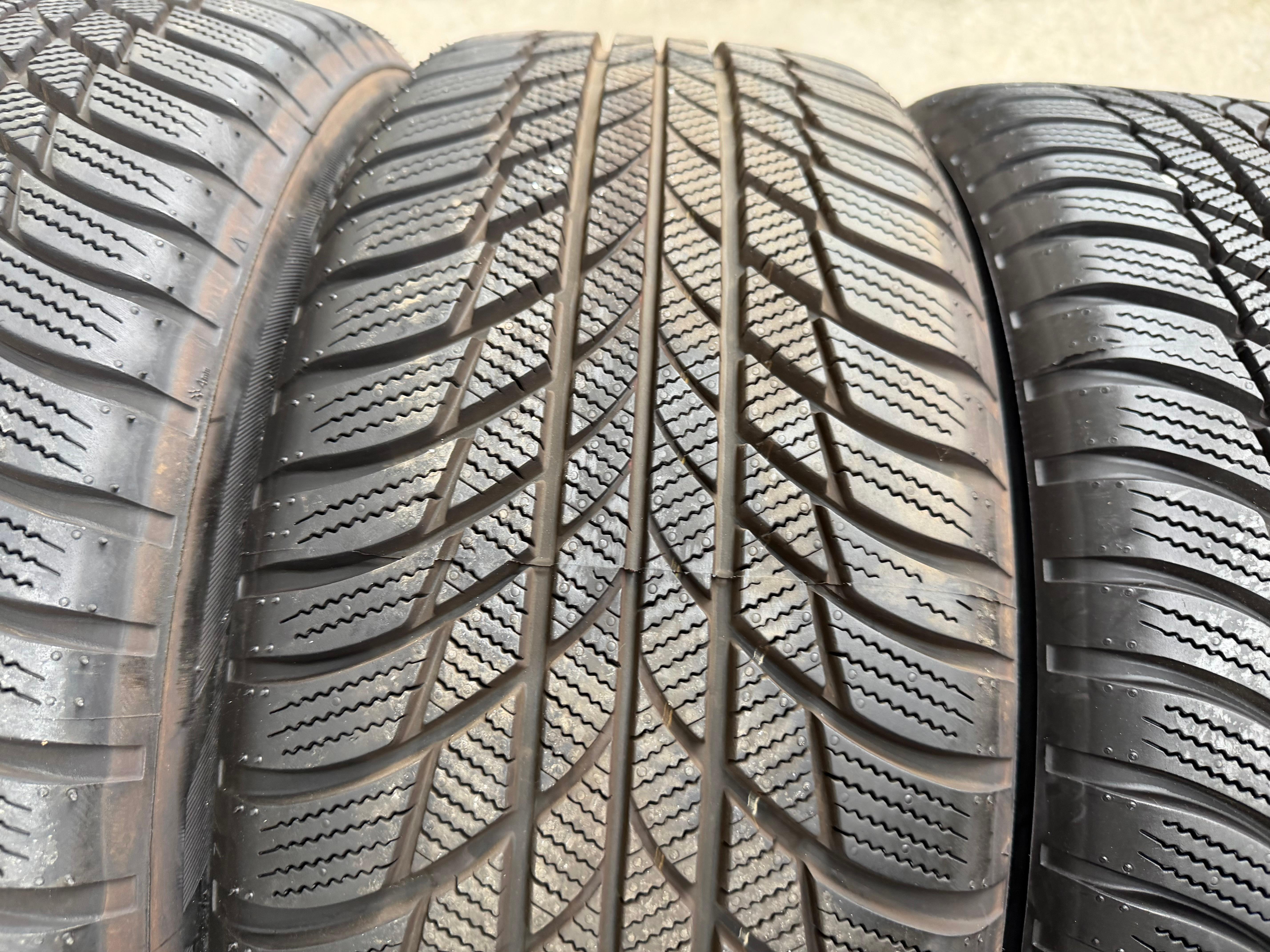 4 Original 17" Alu Winterräder Audi Q2 215/55R17 94V Bridgestone