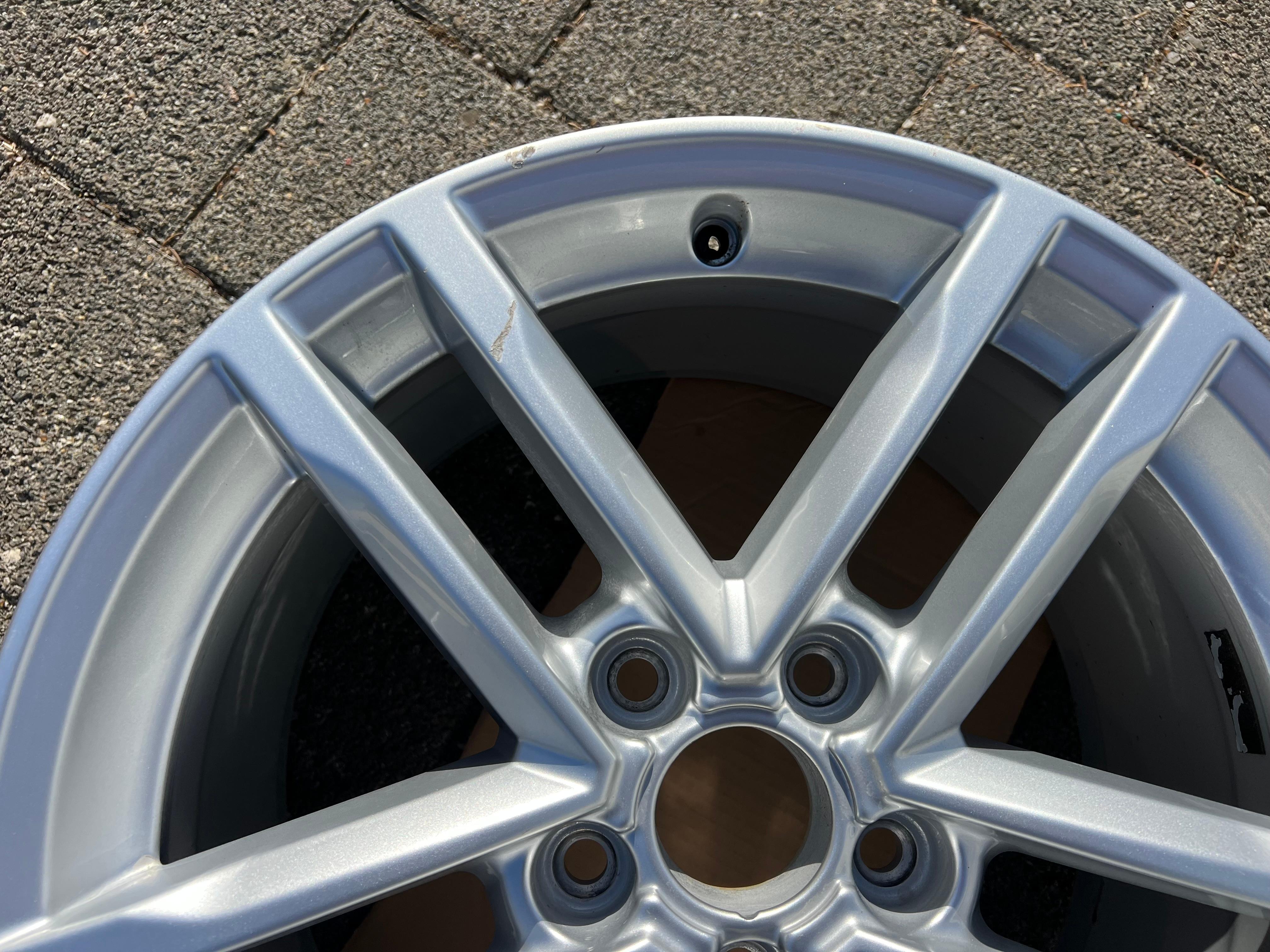 1 X CERCHIO ORIGINALE 17" IN ALLUMINIO AUDI TT 8S 8S0601025A 8,5x17 ET50 FREIHAUS