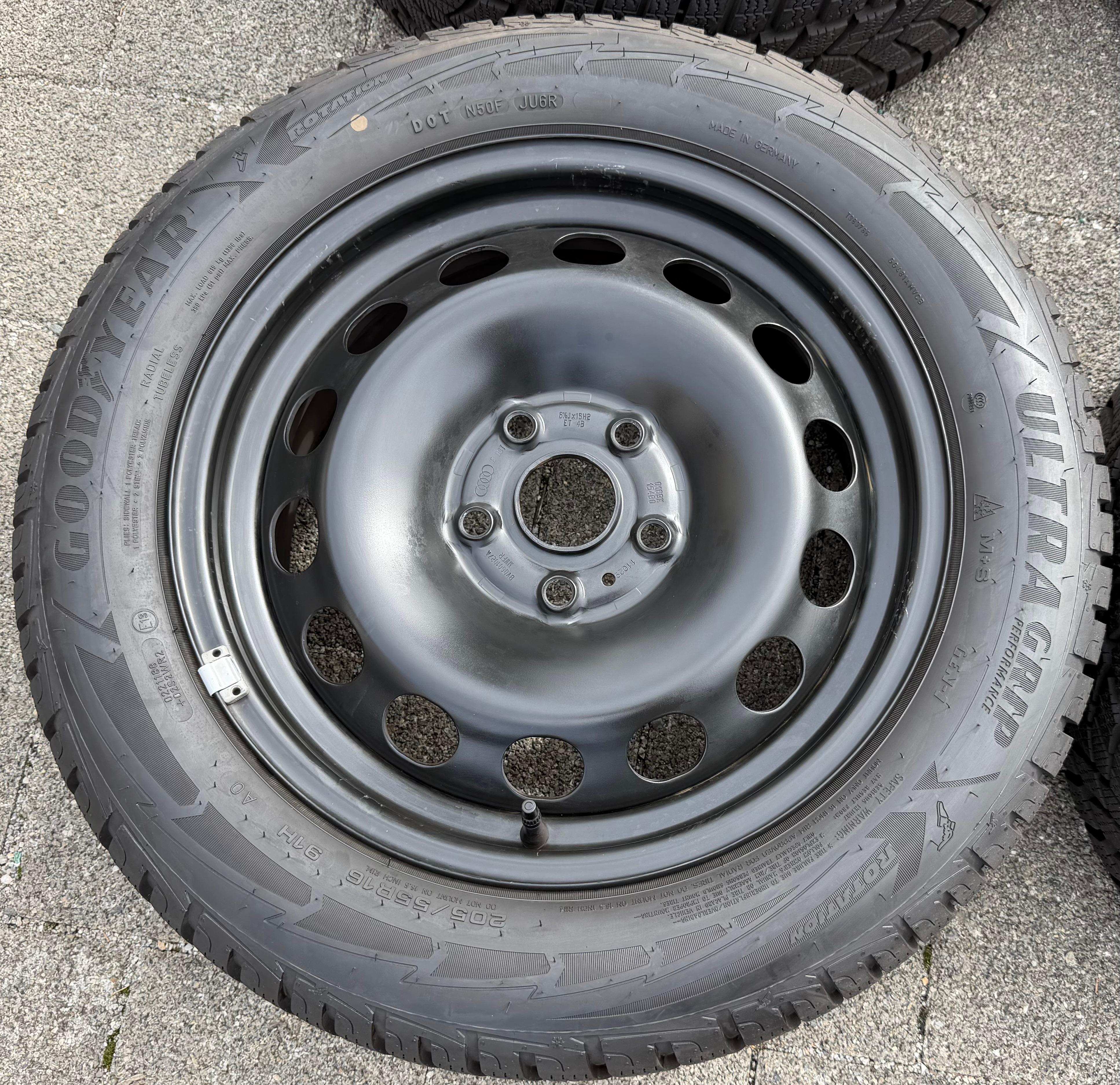 4 Winterräder Audi A3 8V Sportback Cabrio  205/55R16 91H Goodyear 8V0601027A 2021