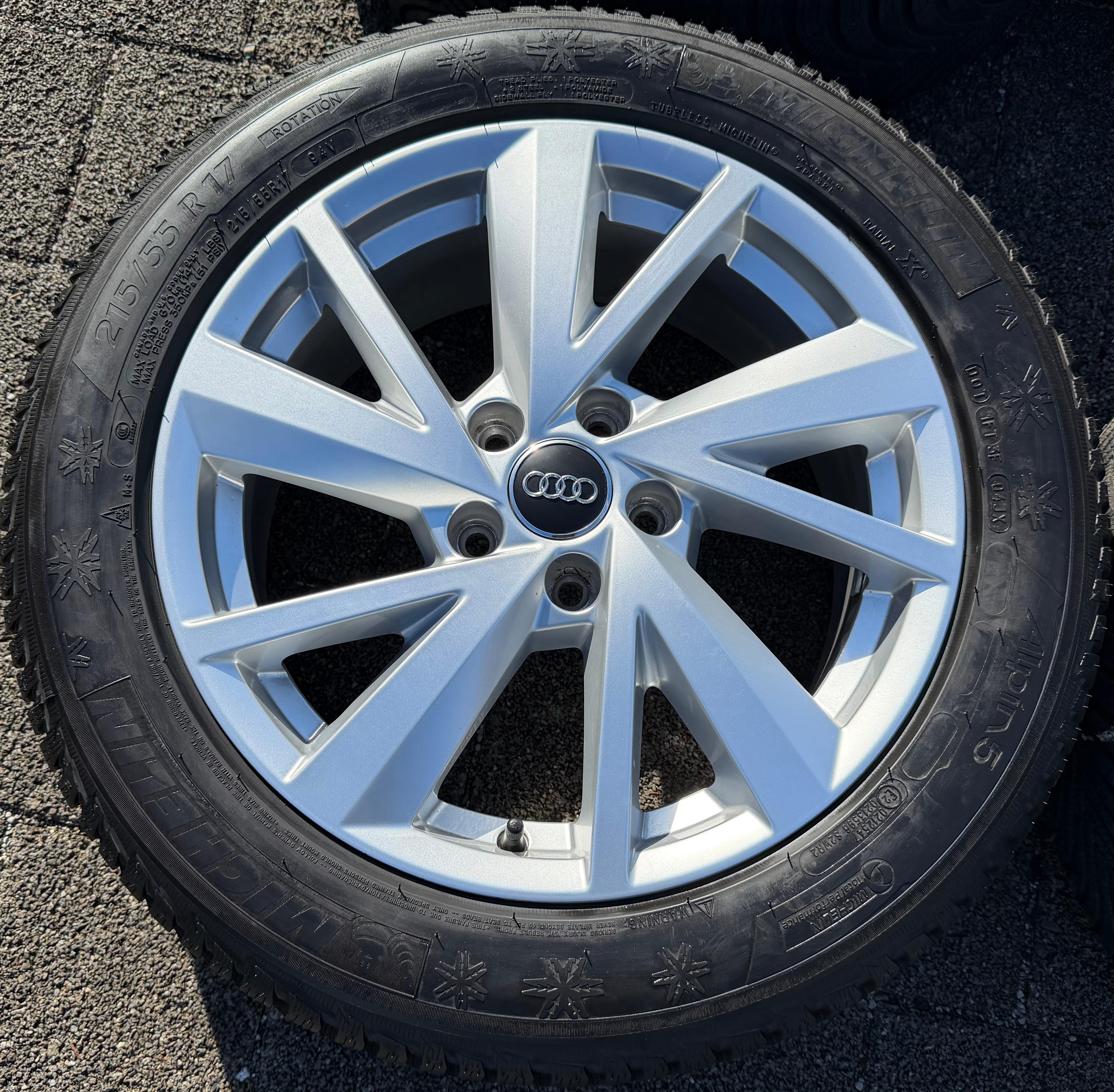 4 Original 17" Alu Winterräder Audi Q2 GA 215/55R17 94V Michelin 8MM 2024 81A601025C