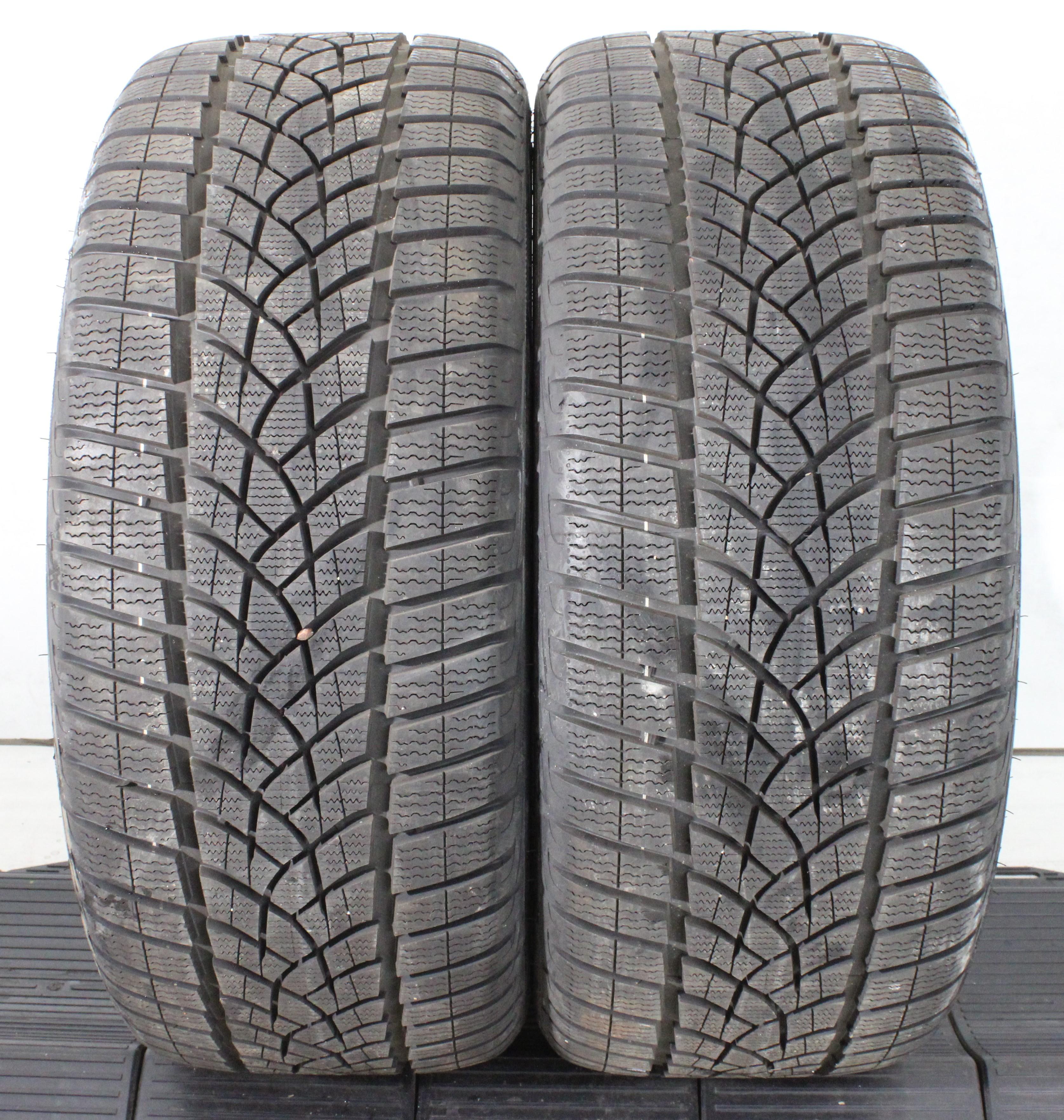 2 x 265/40R20 104V Winterreifen Goodyear Ultra Grip Performance GEN-1 AO Volles Profil 2021