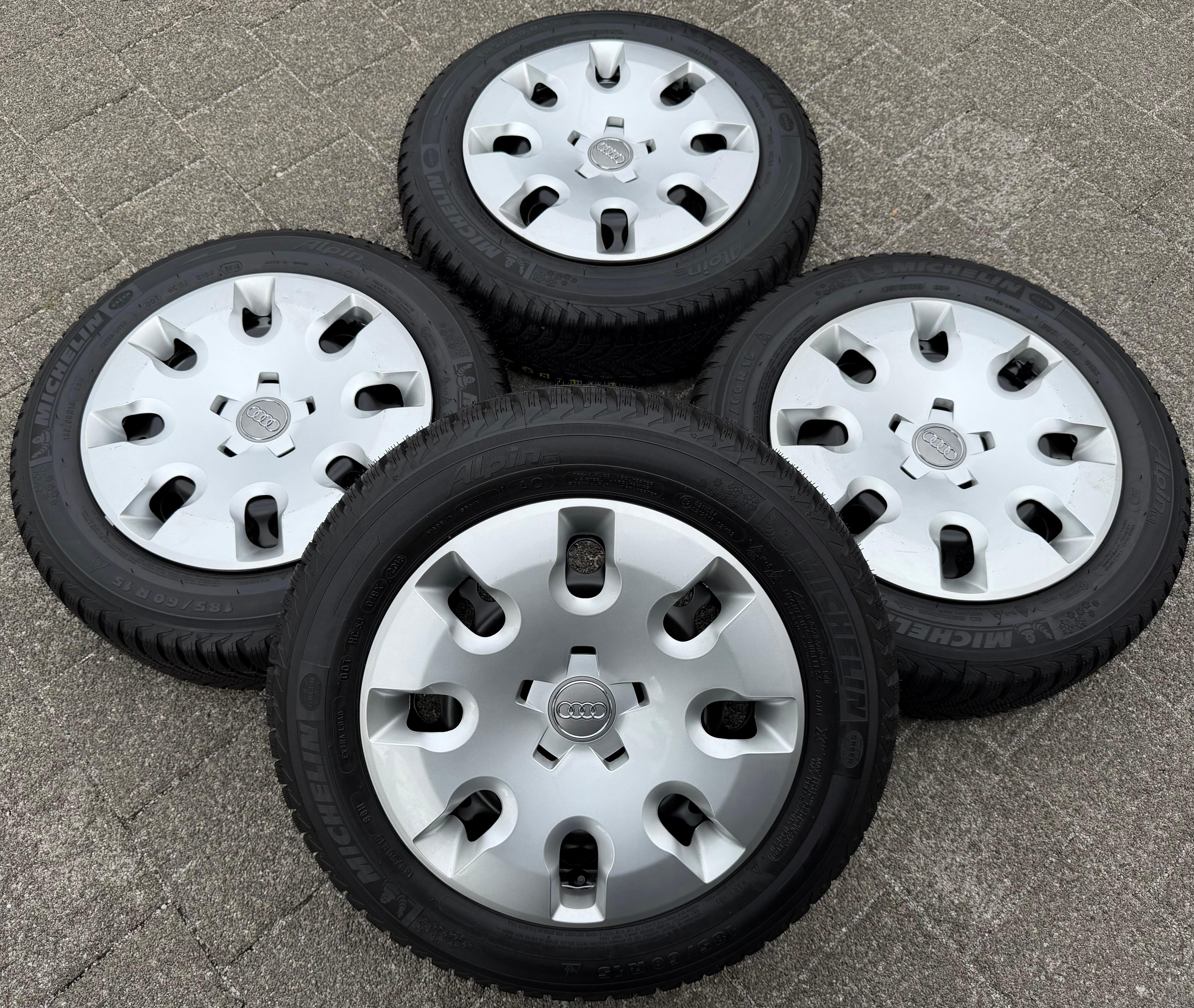 4 Winterräder Audi A1 8X 8X0601027C 185/60R15 88H Michelin Winterreifen