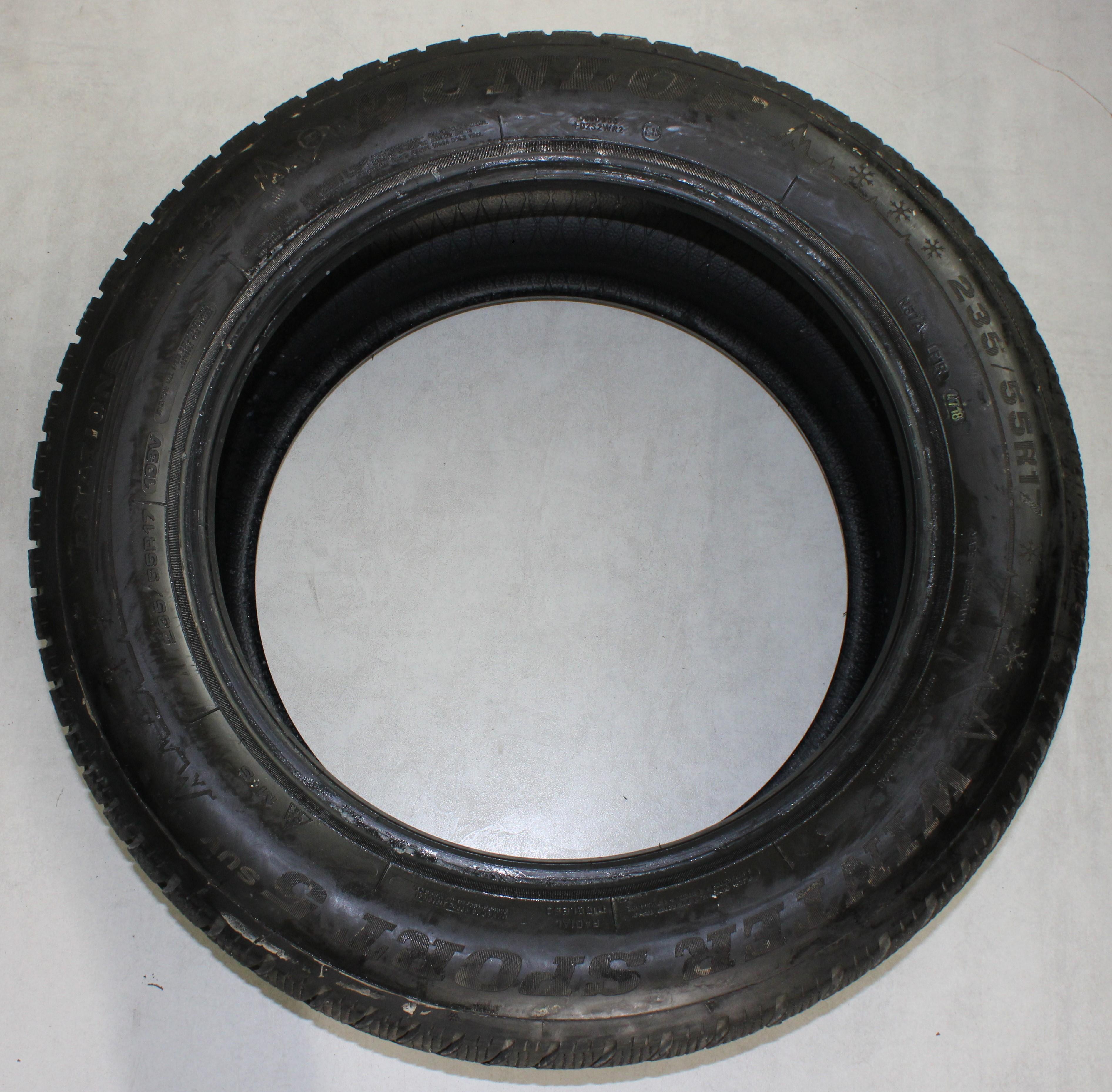 4 x 235/55R17 103V pneus hiver Dunlop Winter Sport 5 1x5,5-6mm/3x6-6,5mm 1x2017/3x2018
