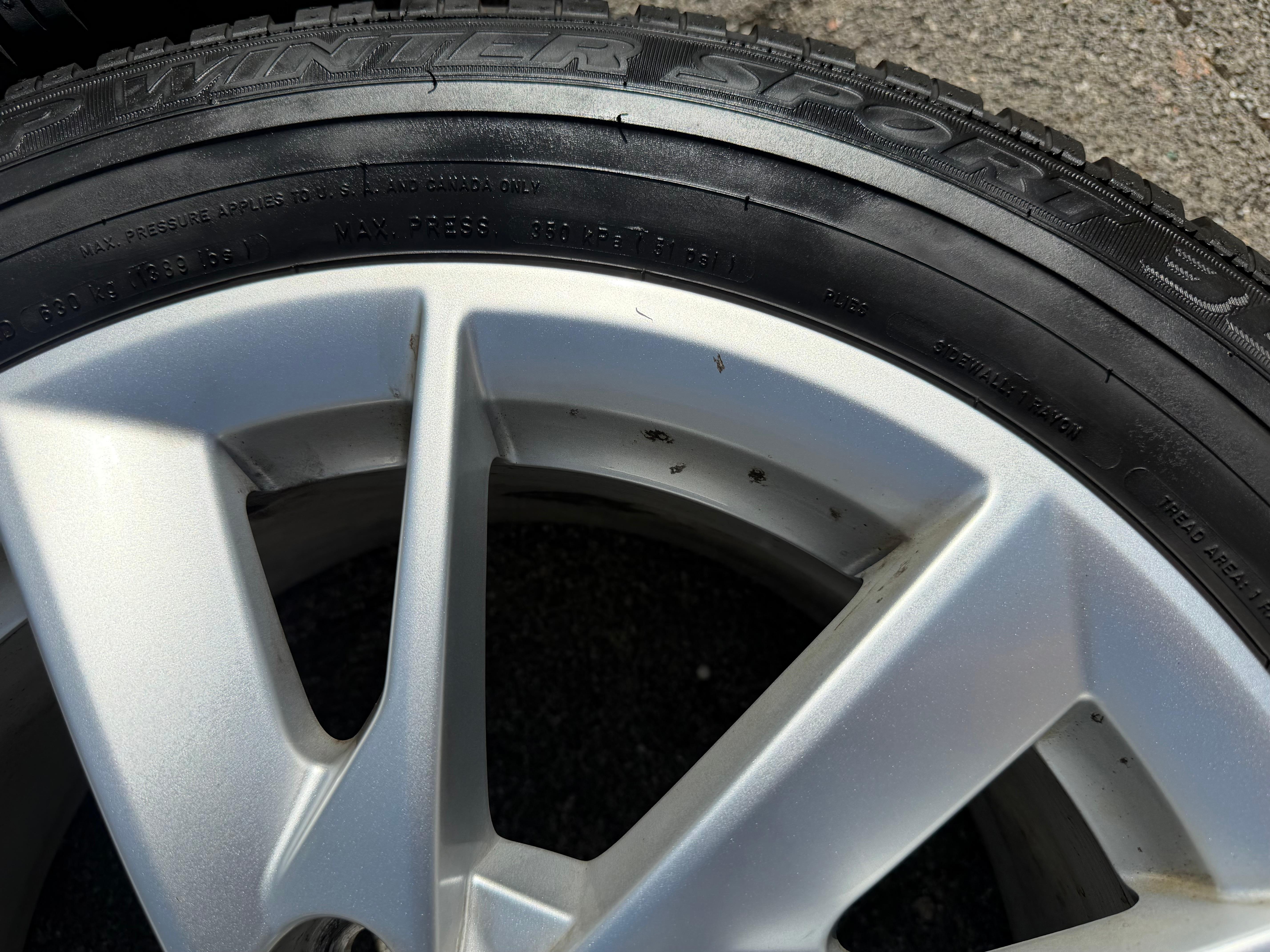 4 ruedas de aleación originales de invierno Audi A4 8W B9 8W0601025A 205/60R16 92H Dunlop